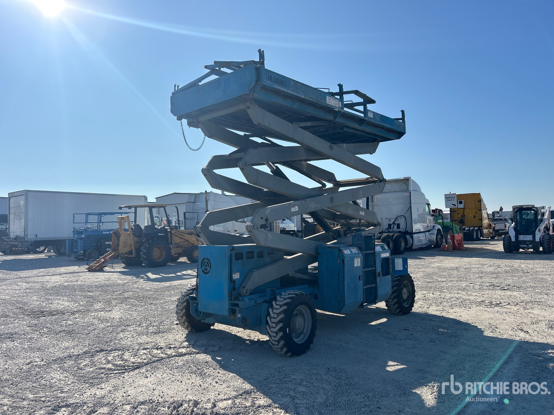 2010 Genie GS-3384