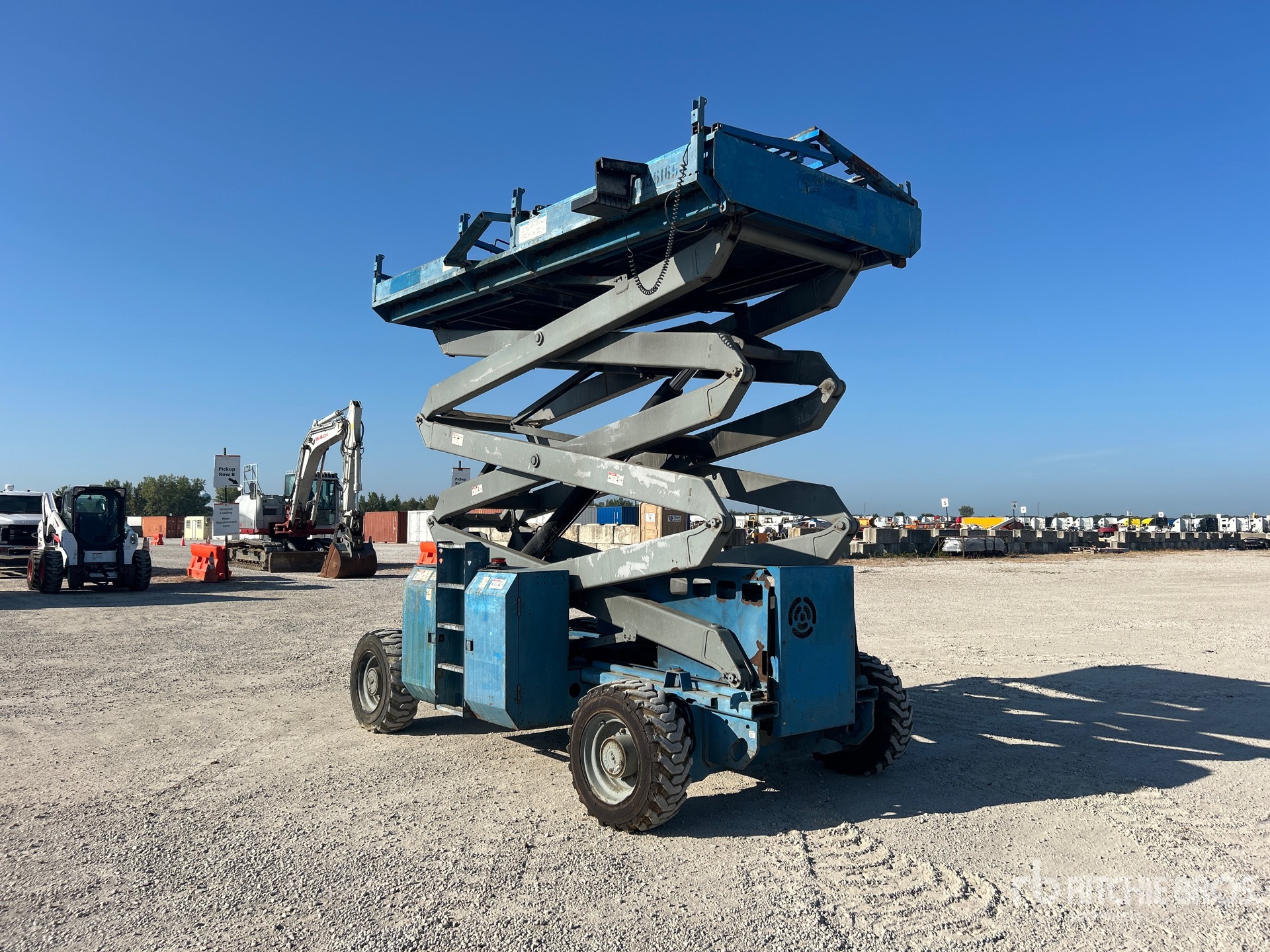2010 Genie GS-3384