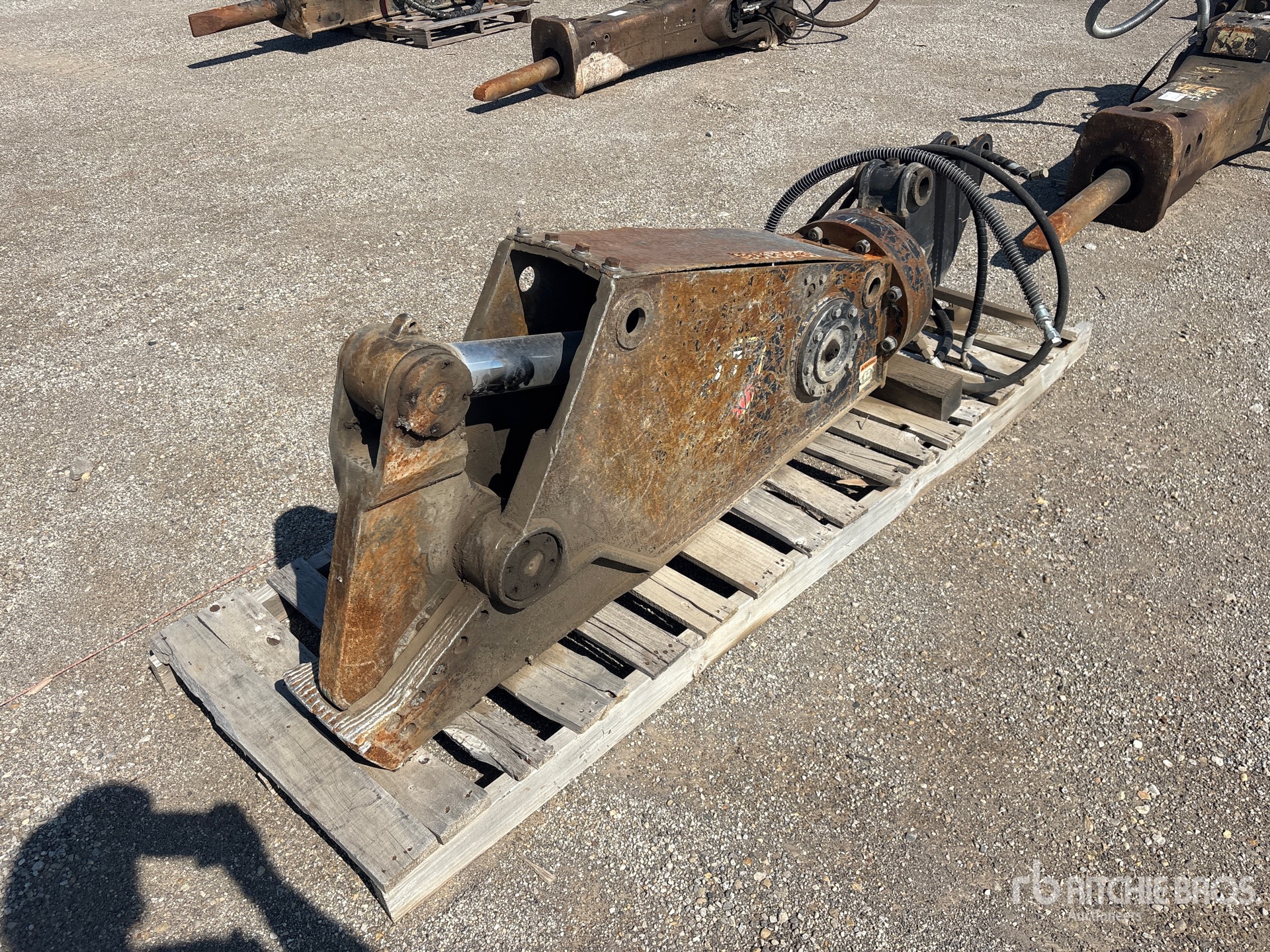 2019 Caterpillar S305