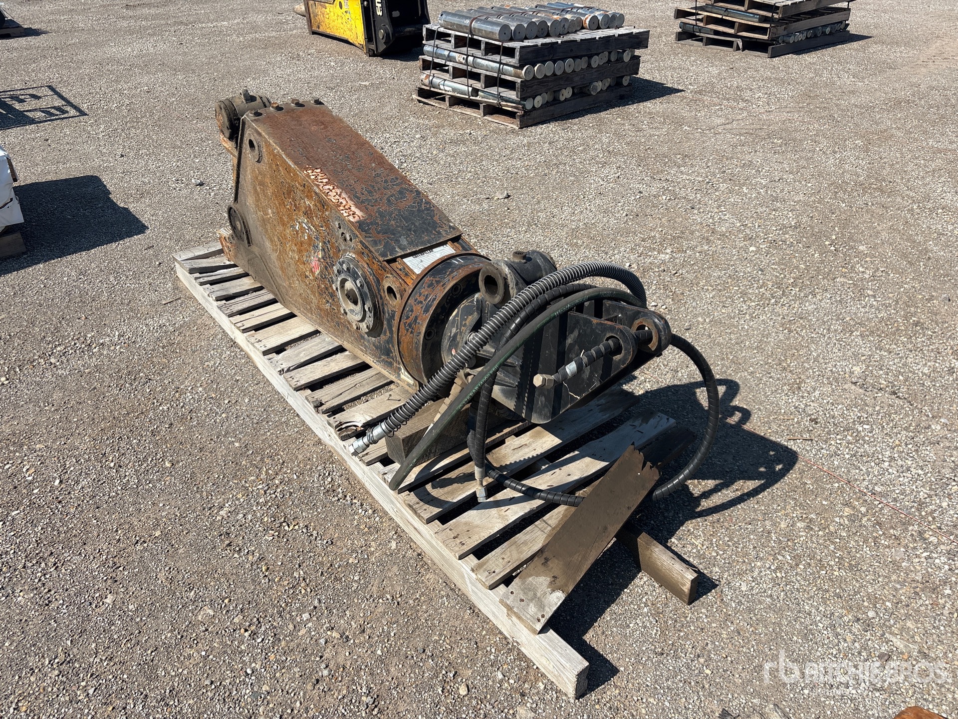 2019 Caterpillar S305