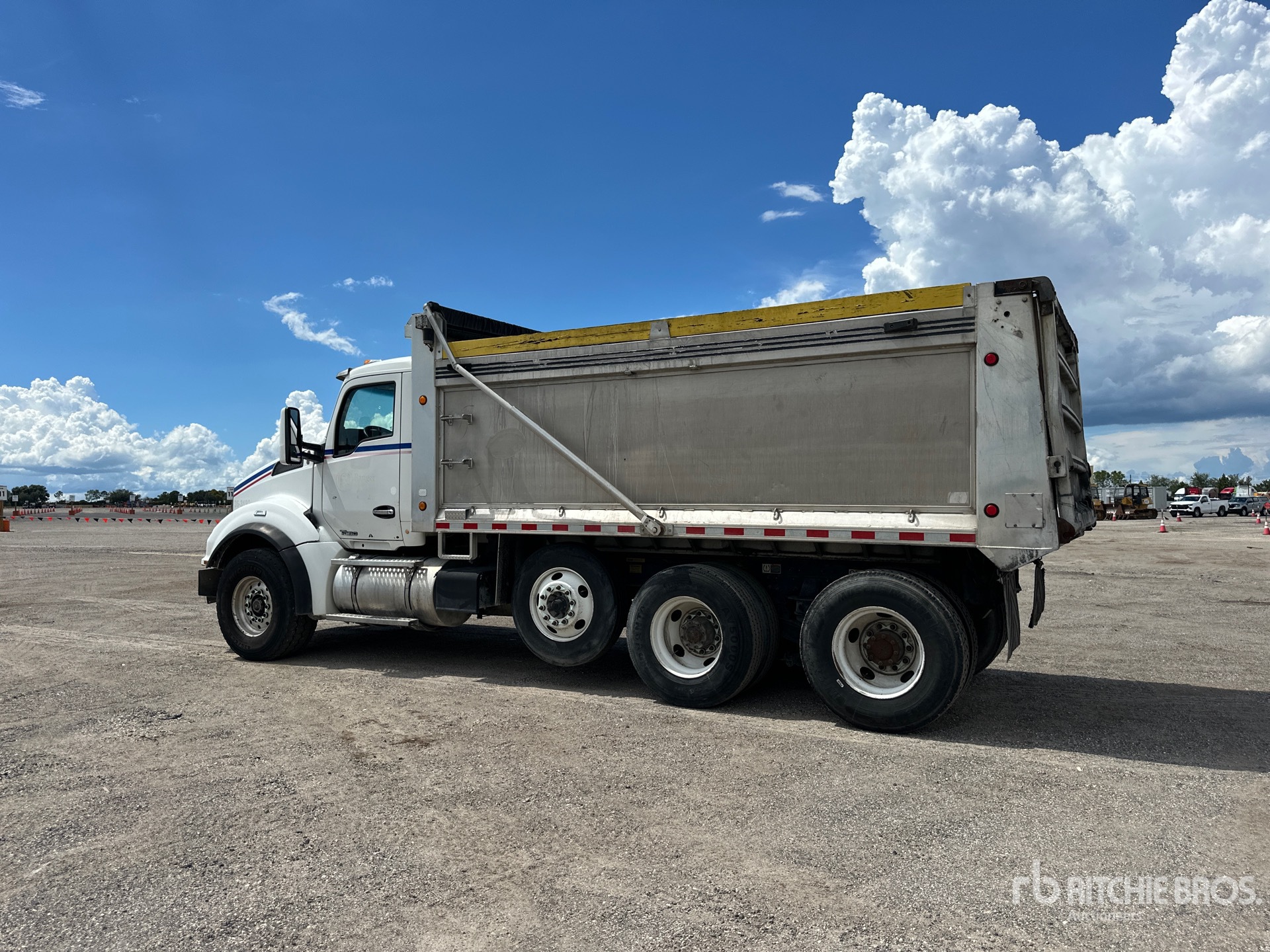 2015 Kenworth T880