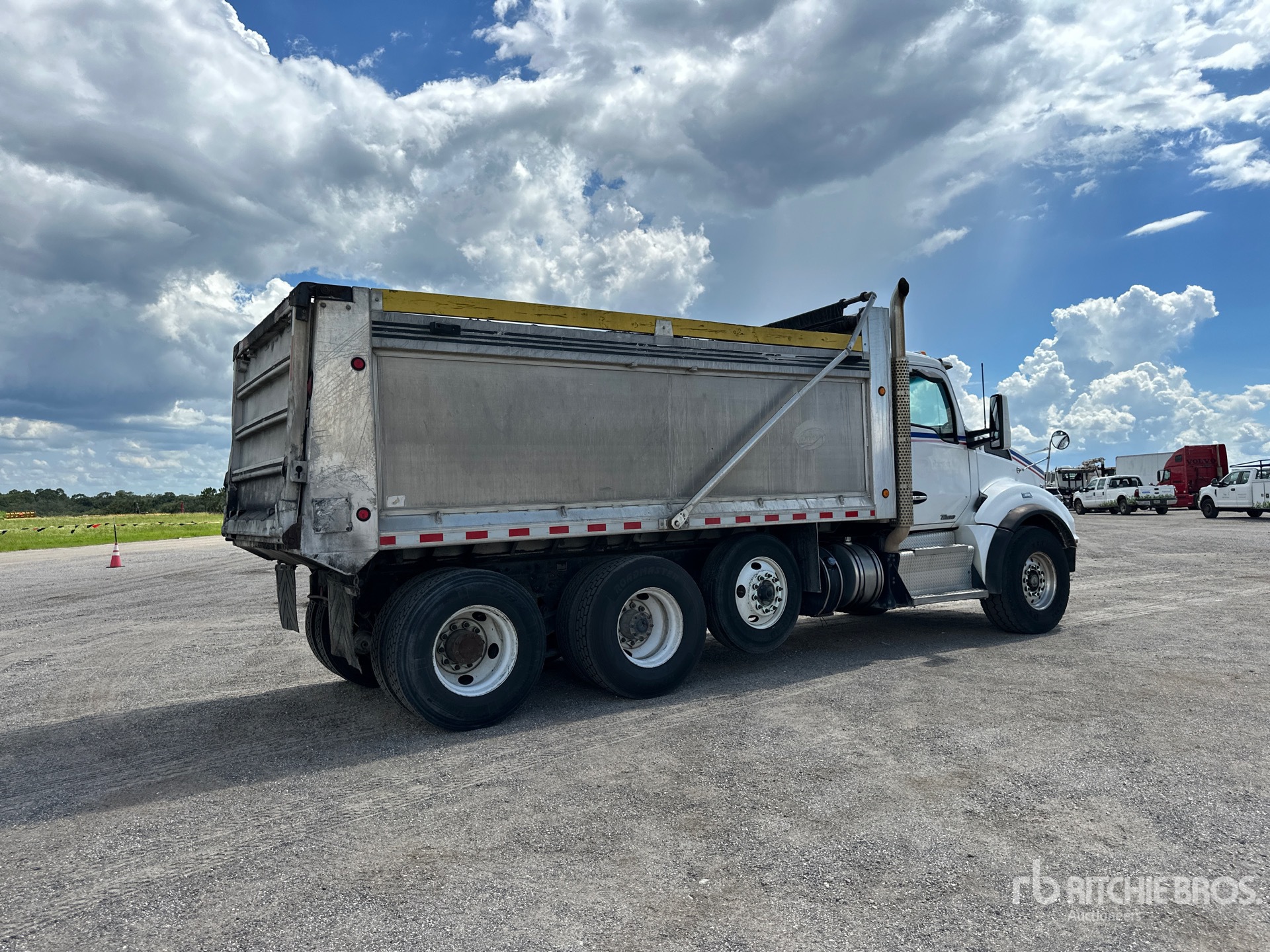 2015 Kenworth T880