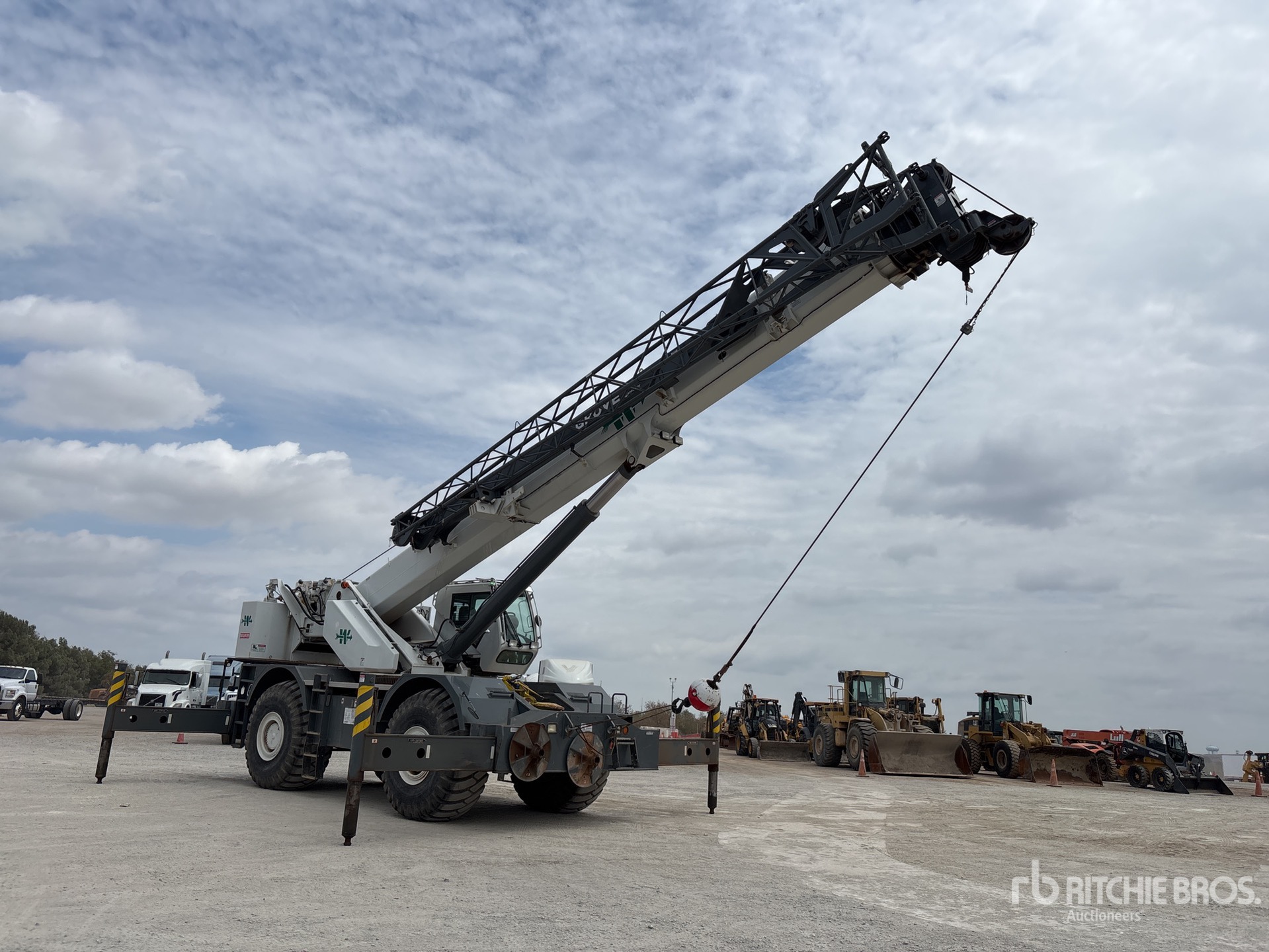 2014 Grove RT880E