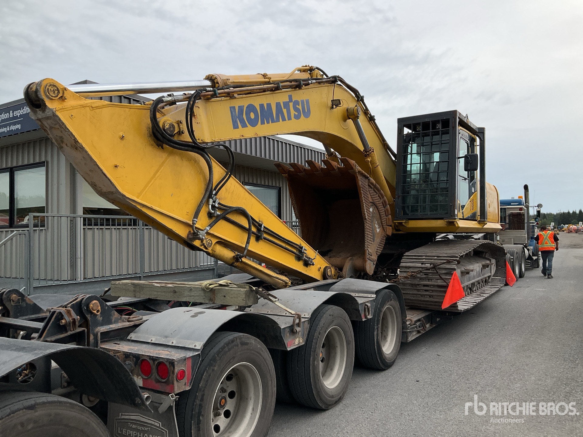 Photo of 2013 Komatsu PC 360 LC-10