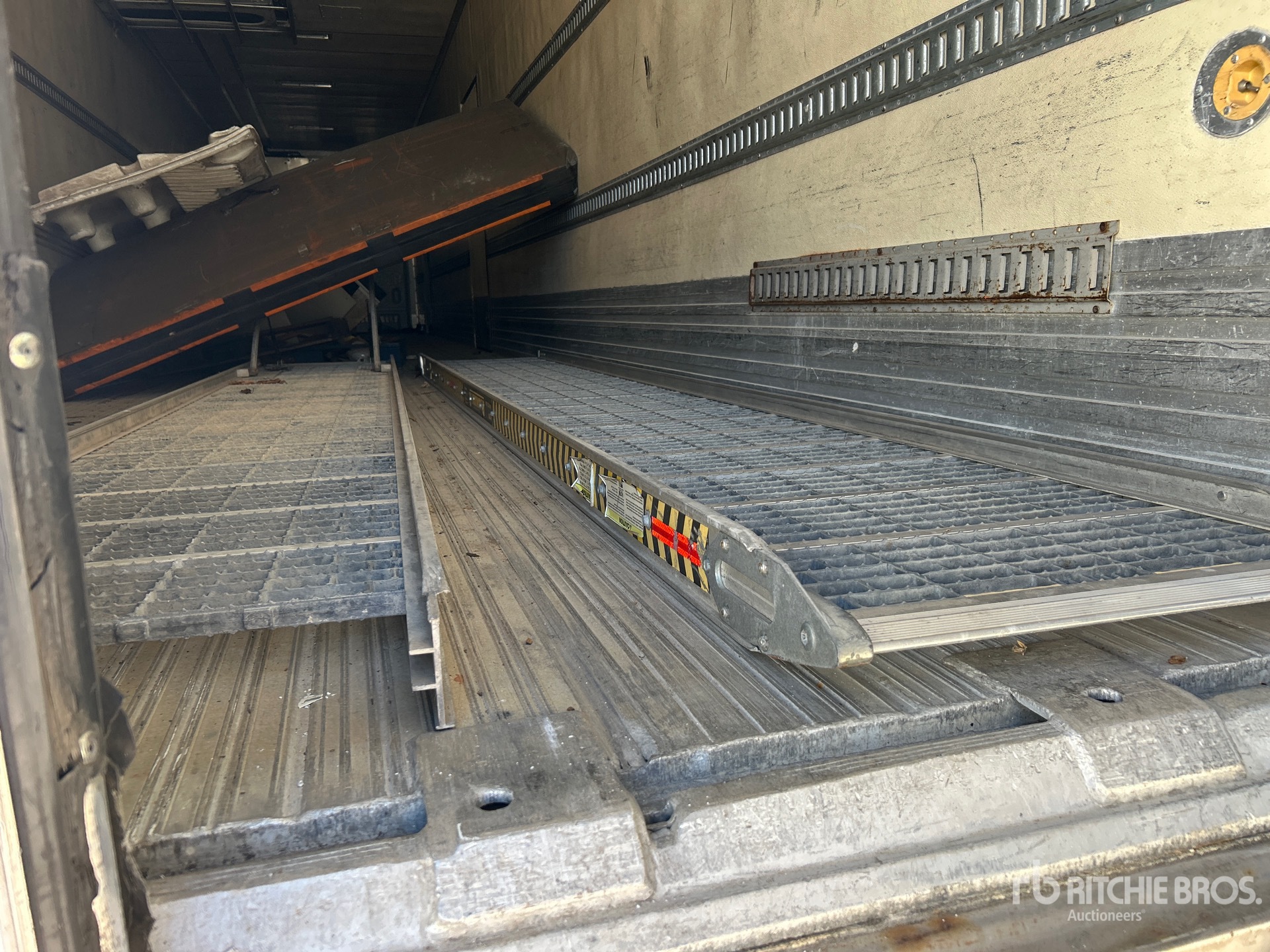 2006 Utility 48 ft
