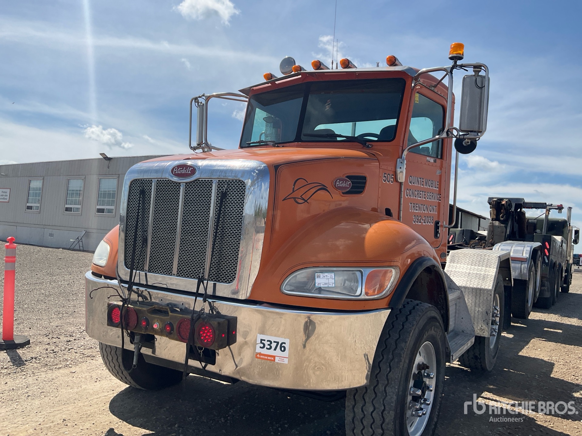 Photo of 2012 Peterbilt 348