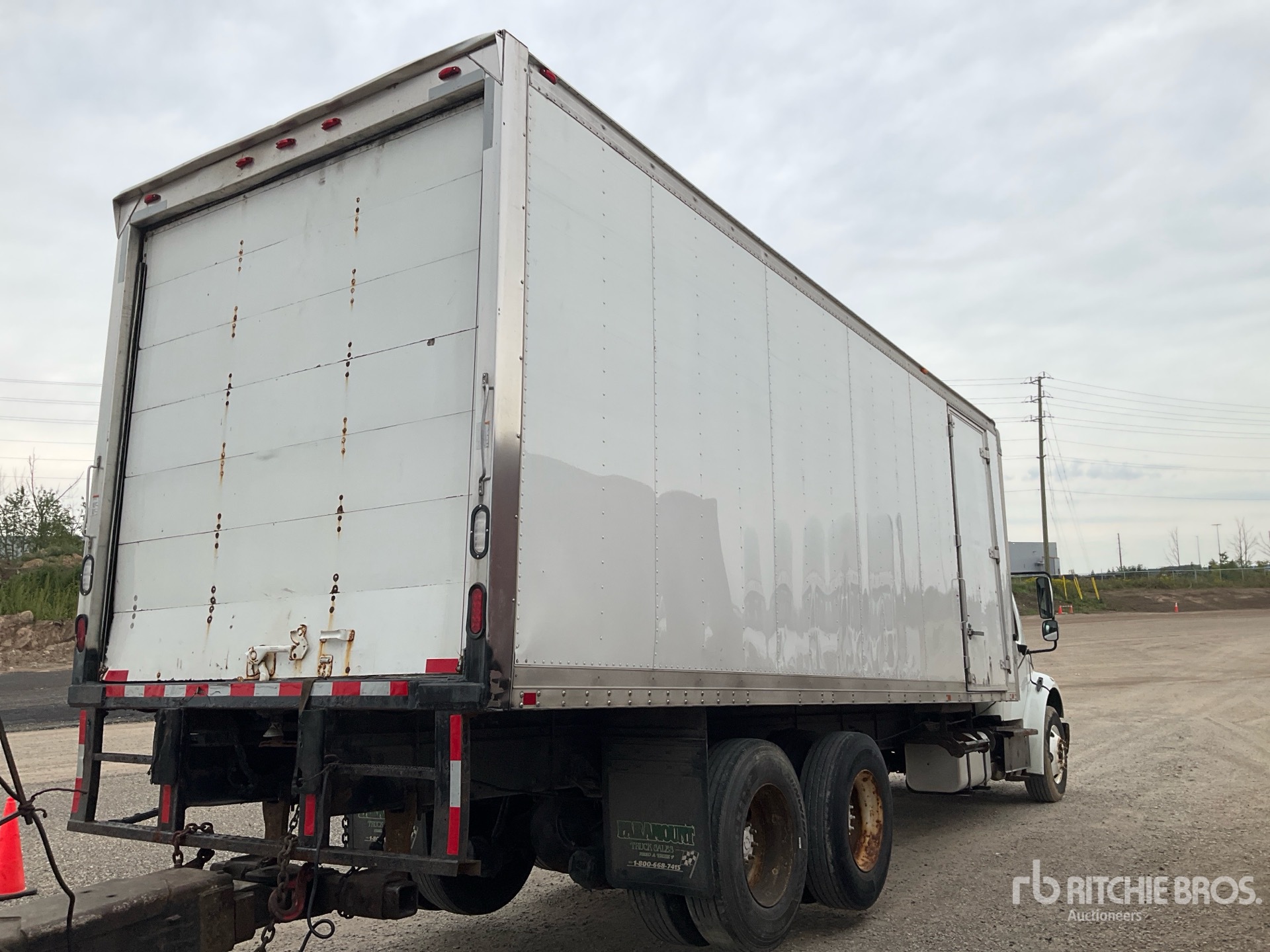 2015 Freightliner M2 106