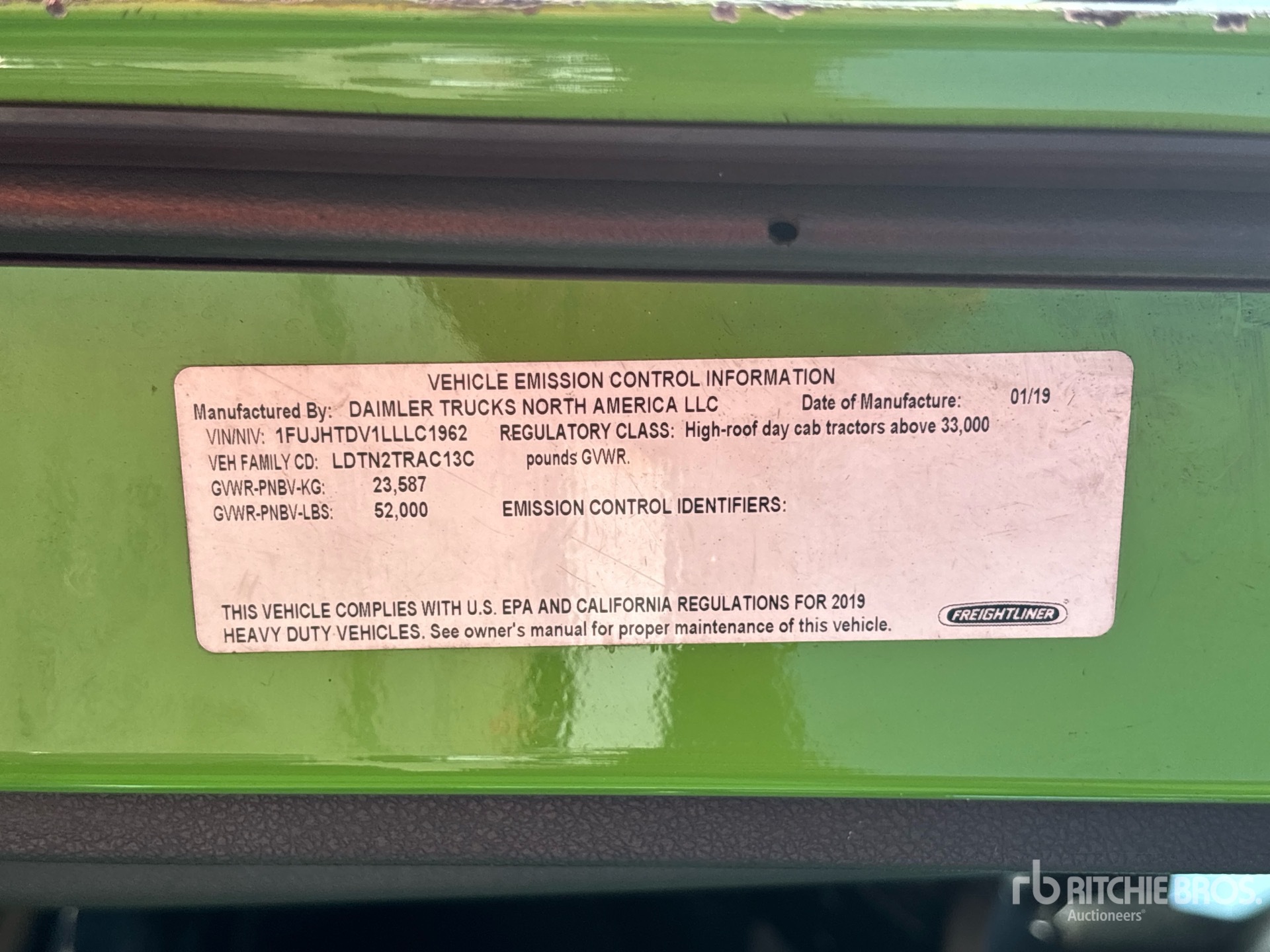 2020 Freightliner CASCADIA 116