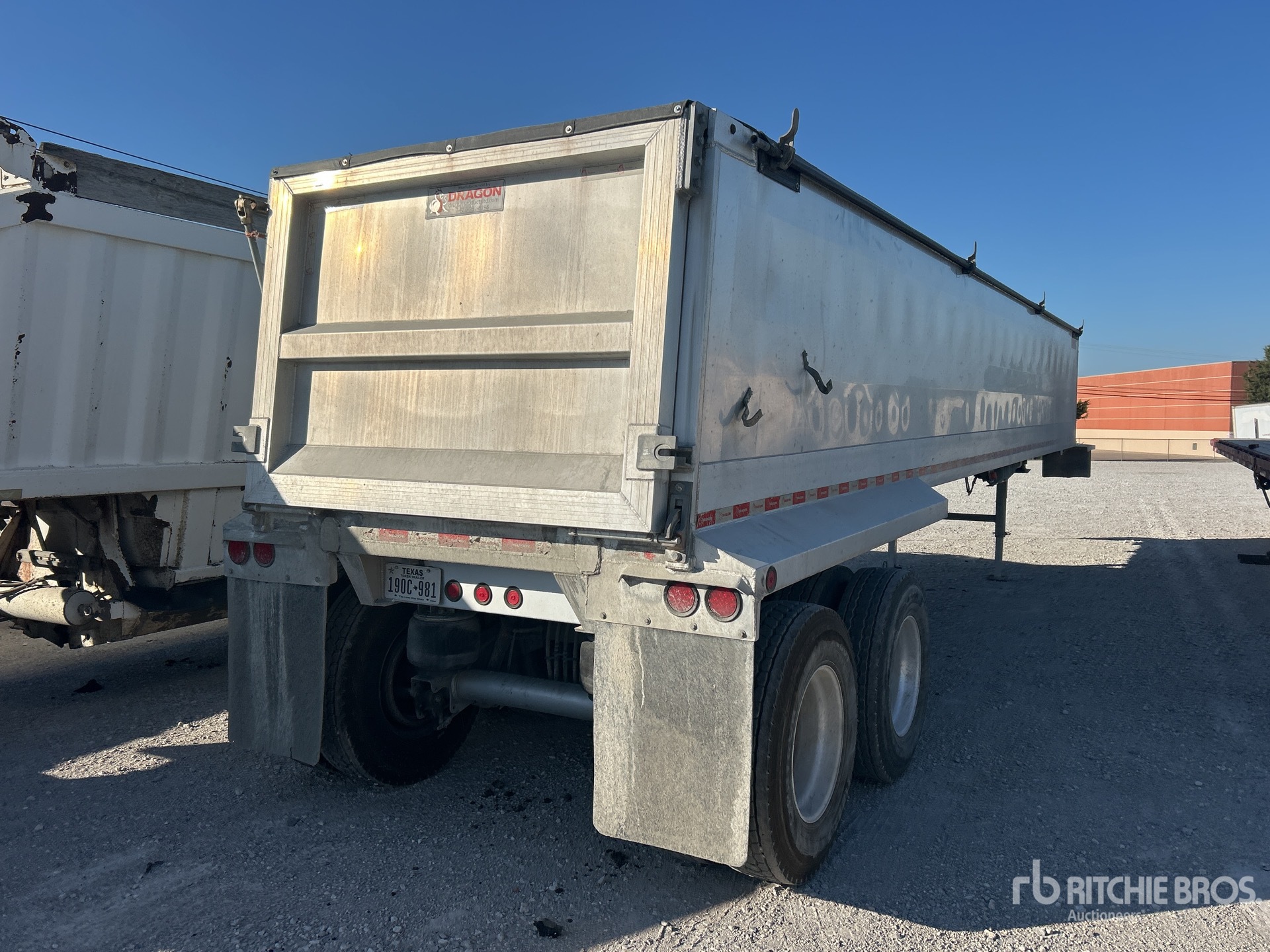 2024 Dragon 39 ft T/A Aluminum Frameless (I ...