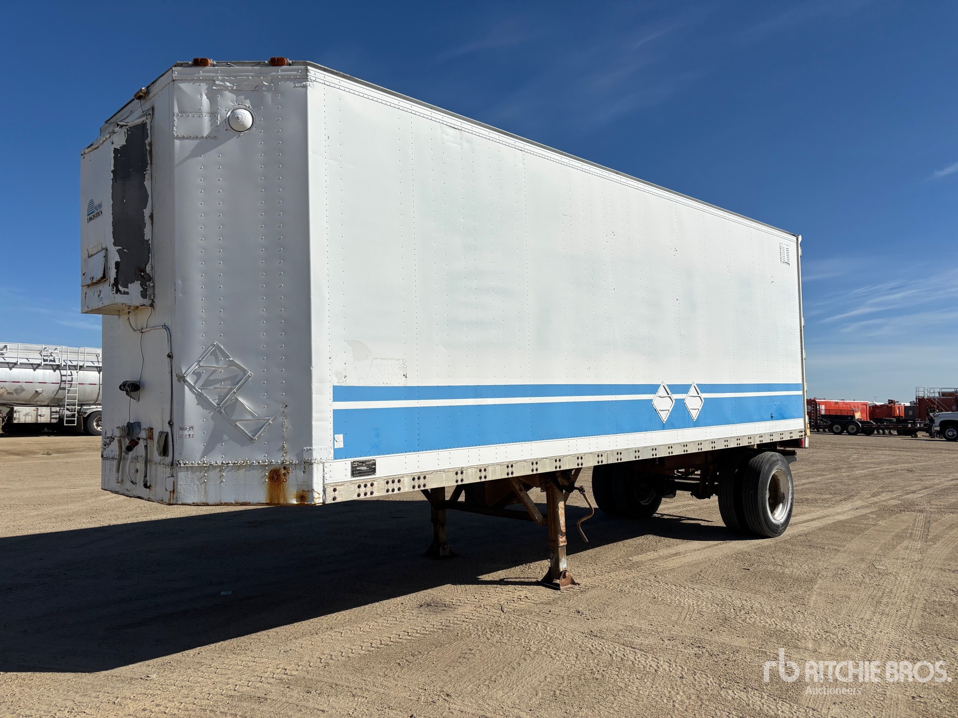 1985 Fruehauf 28 ft x 102 in S/A Heated