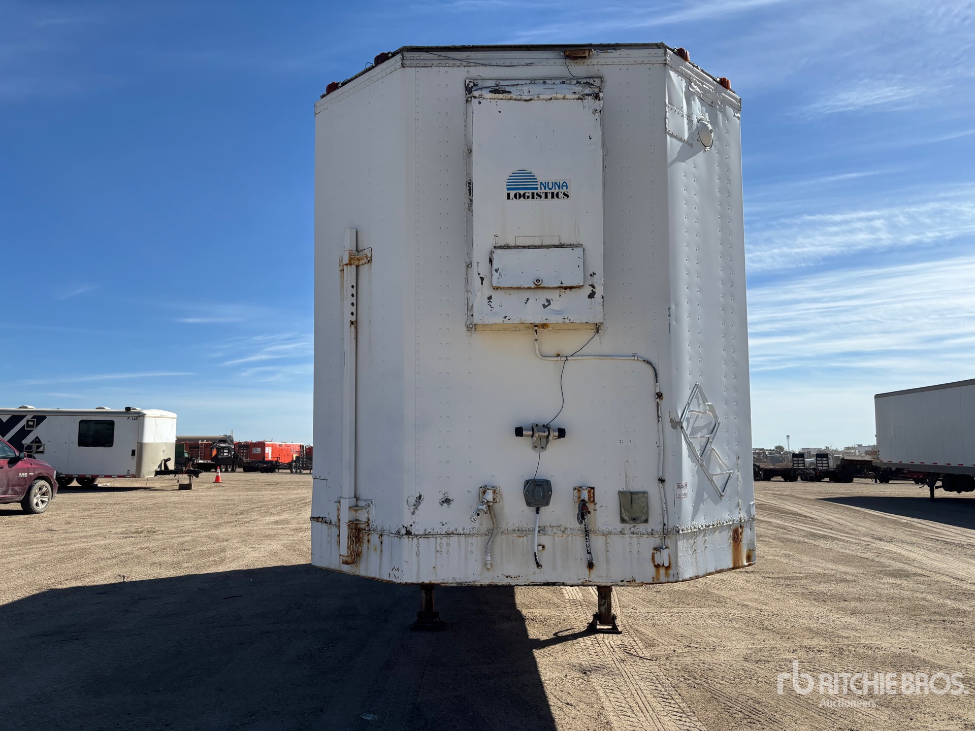 1985 Fruehauf 28 ft x 102 in S/A Heated