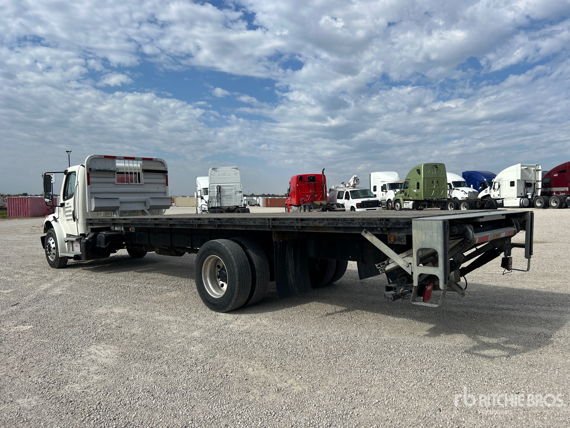 2016 Freightliner M2 106
