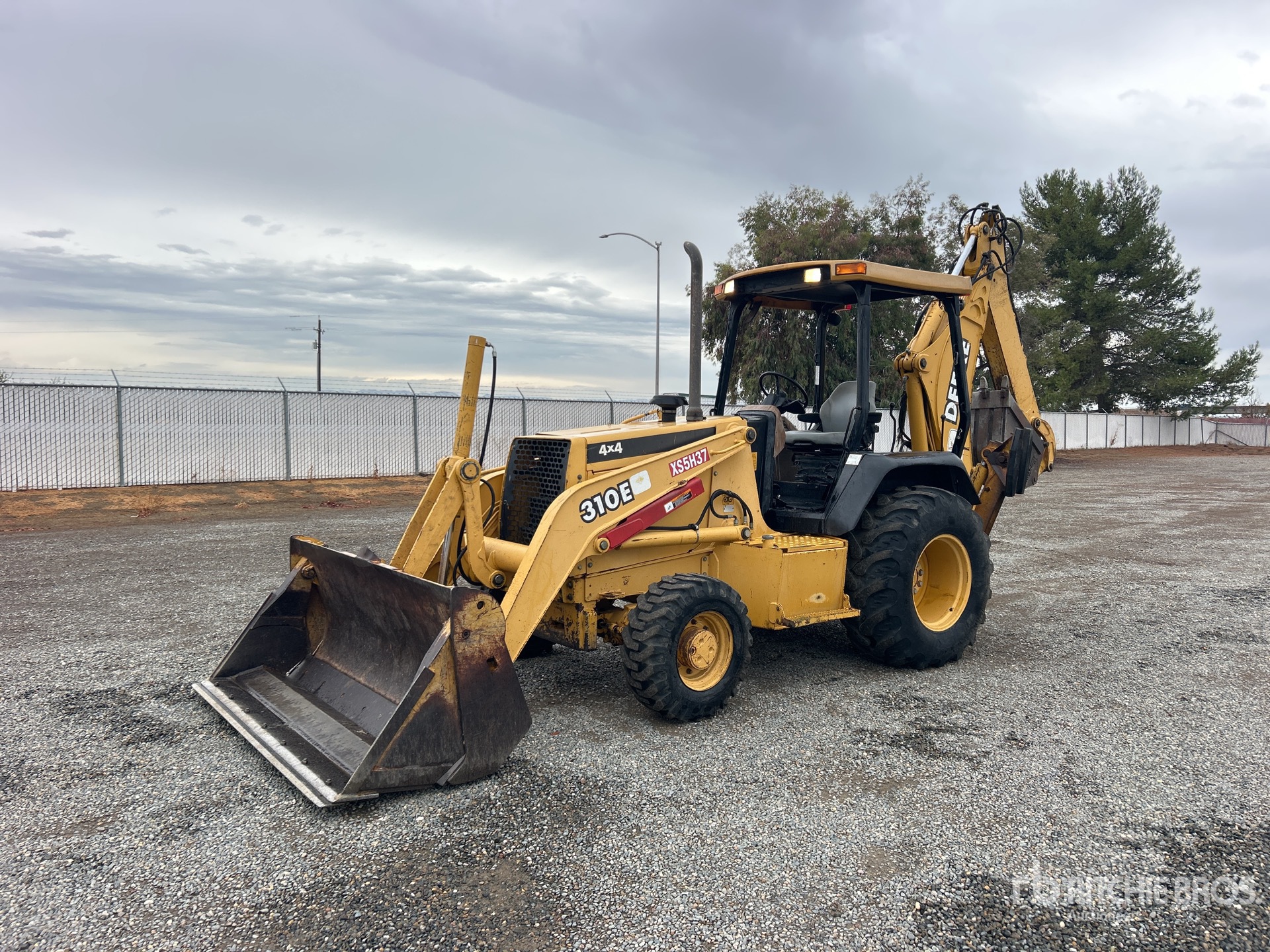 Photo of 1999 John Deere 310E