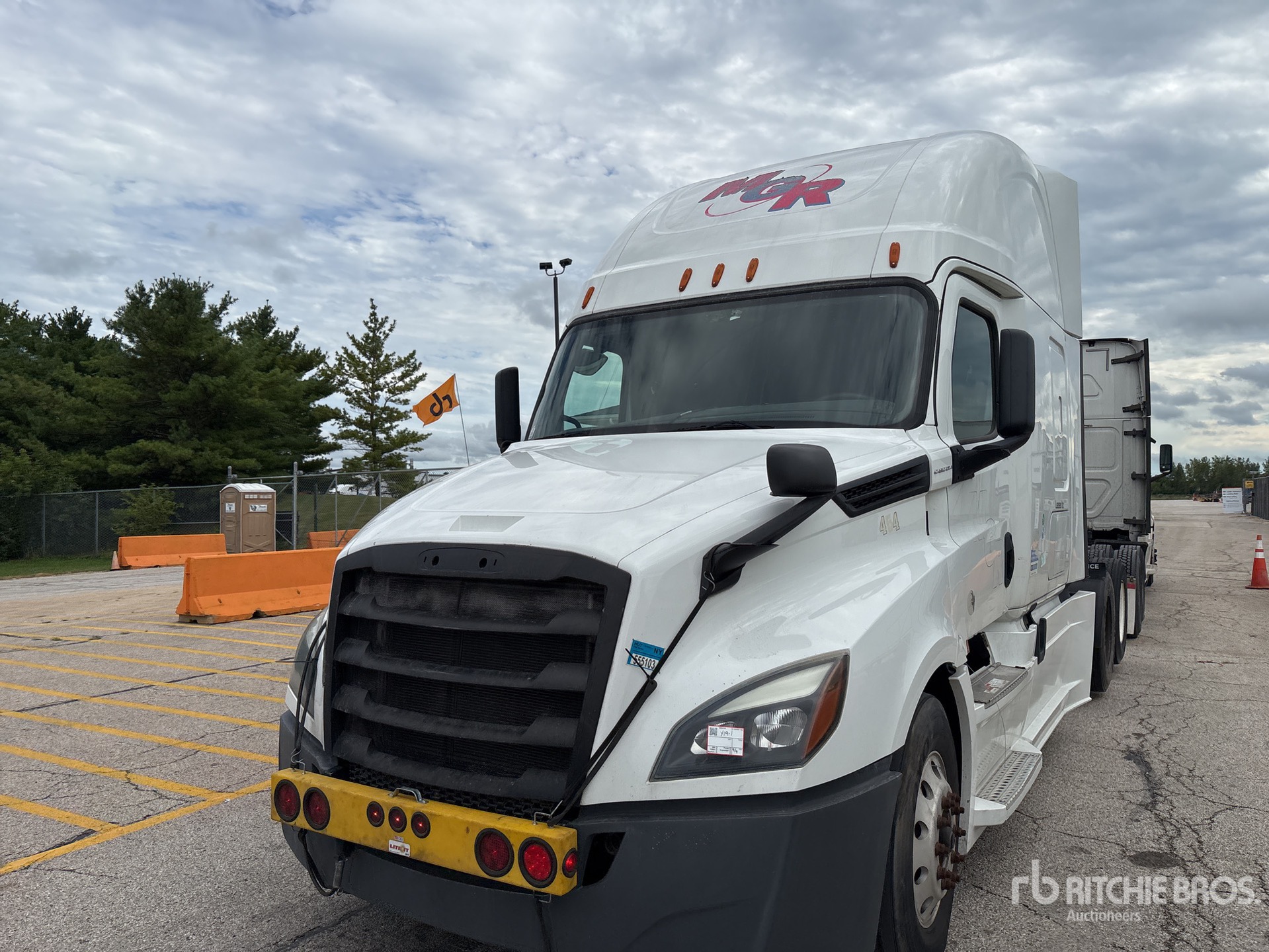 2018 Freightliner CASCADIA 126