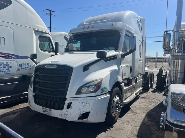 2021 Freightliner Cascadia 126 6x4 T/A Sleeper Truck Tractor (Inoperable)