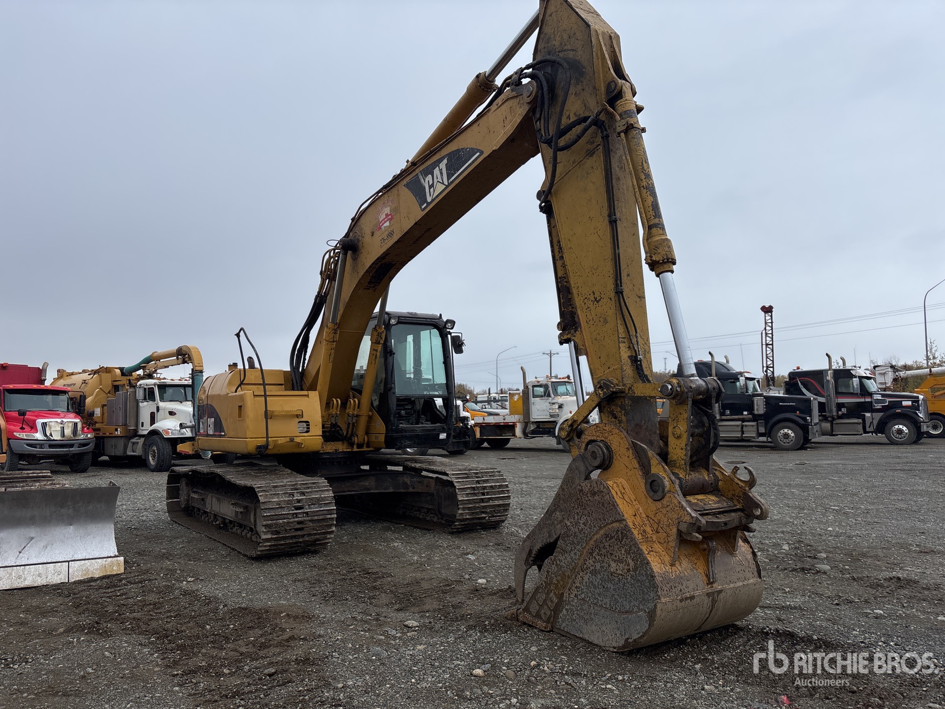 2004 Caterpillar 320 CLU