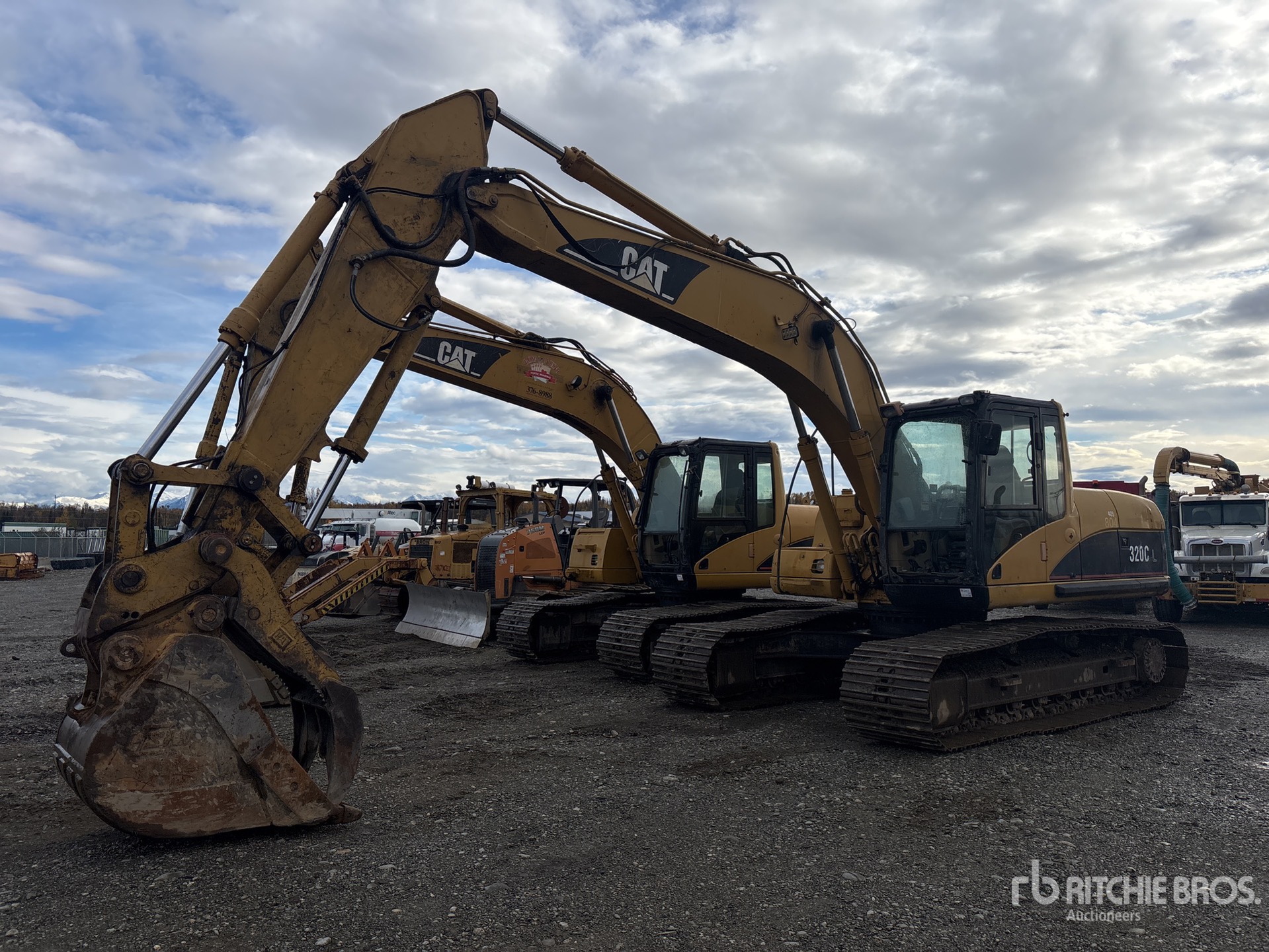 Photo of 2002 Caterpillar 320C L