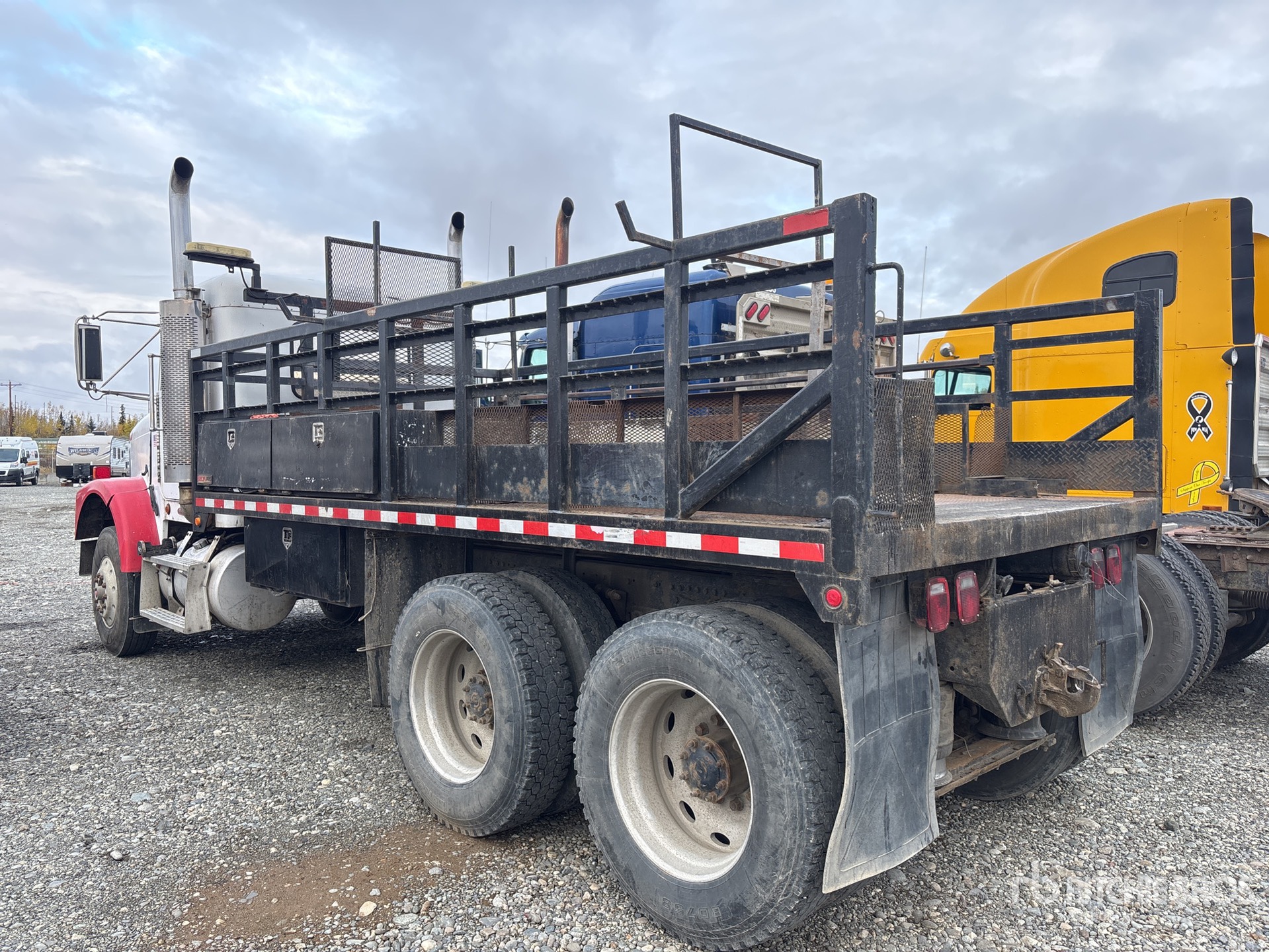 1999 Freightliner FLD120