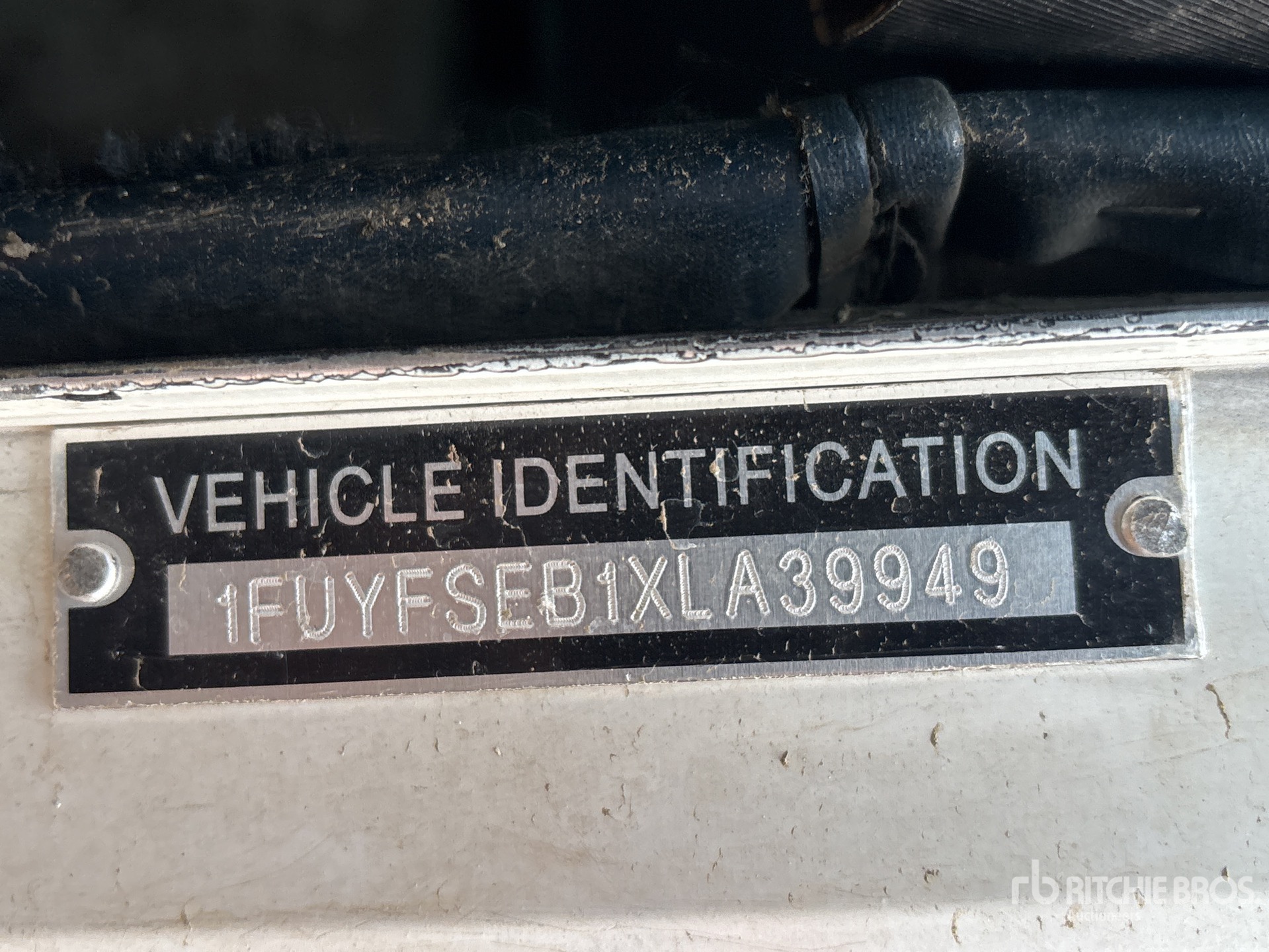 1999 Freightliner FLD120