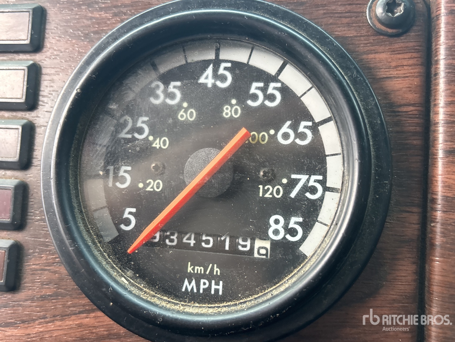 1999 Freightliner FLD120