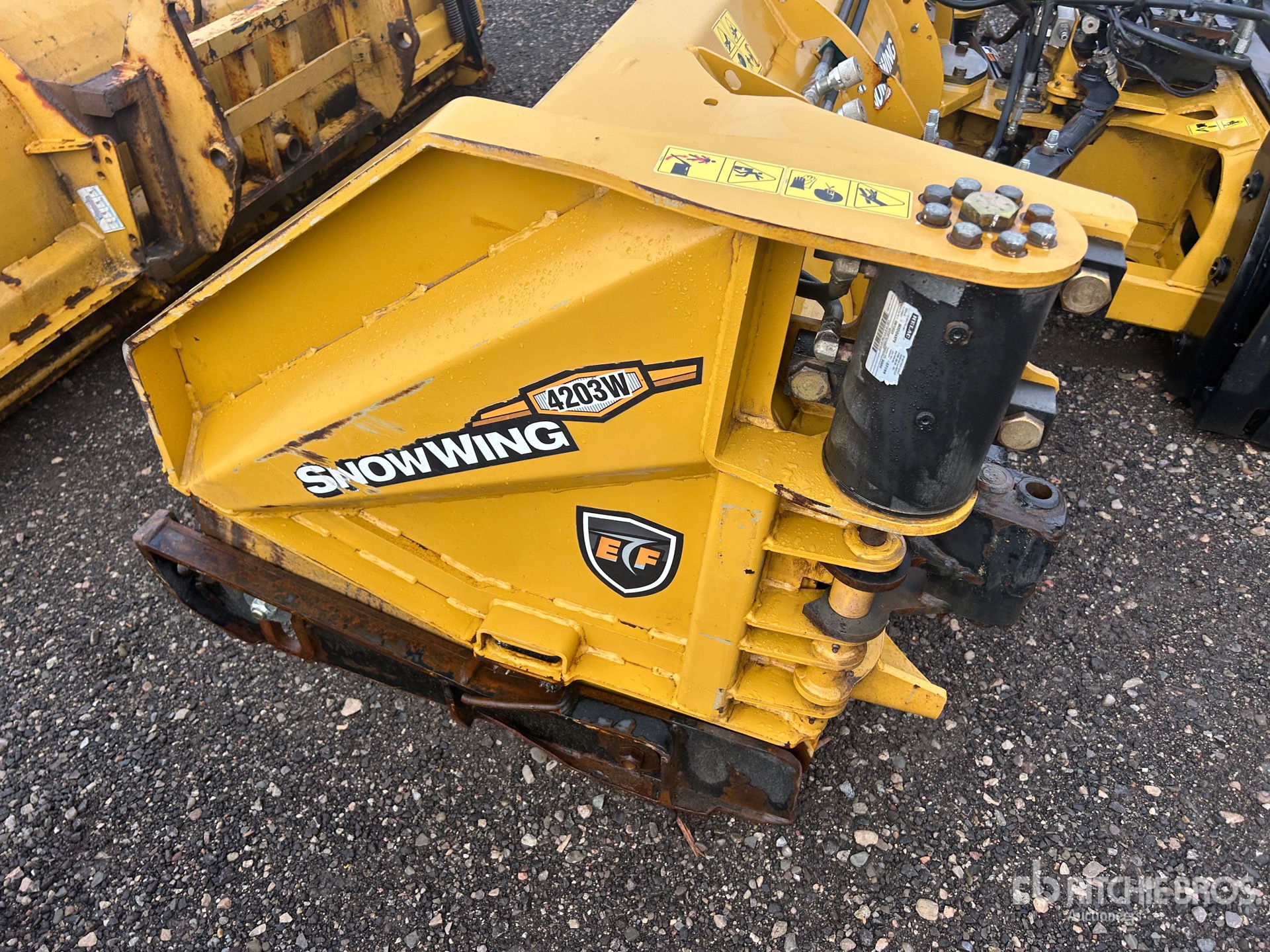 2023 Hla Snow 4203W