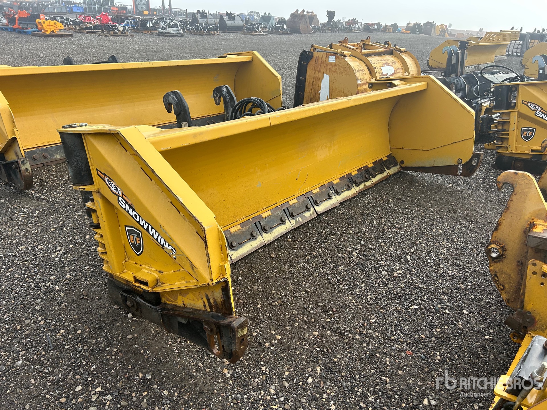 2023 Hla Snow 4203W
