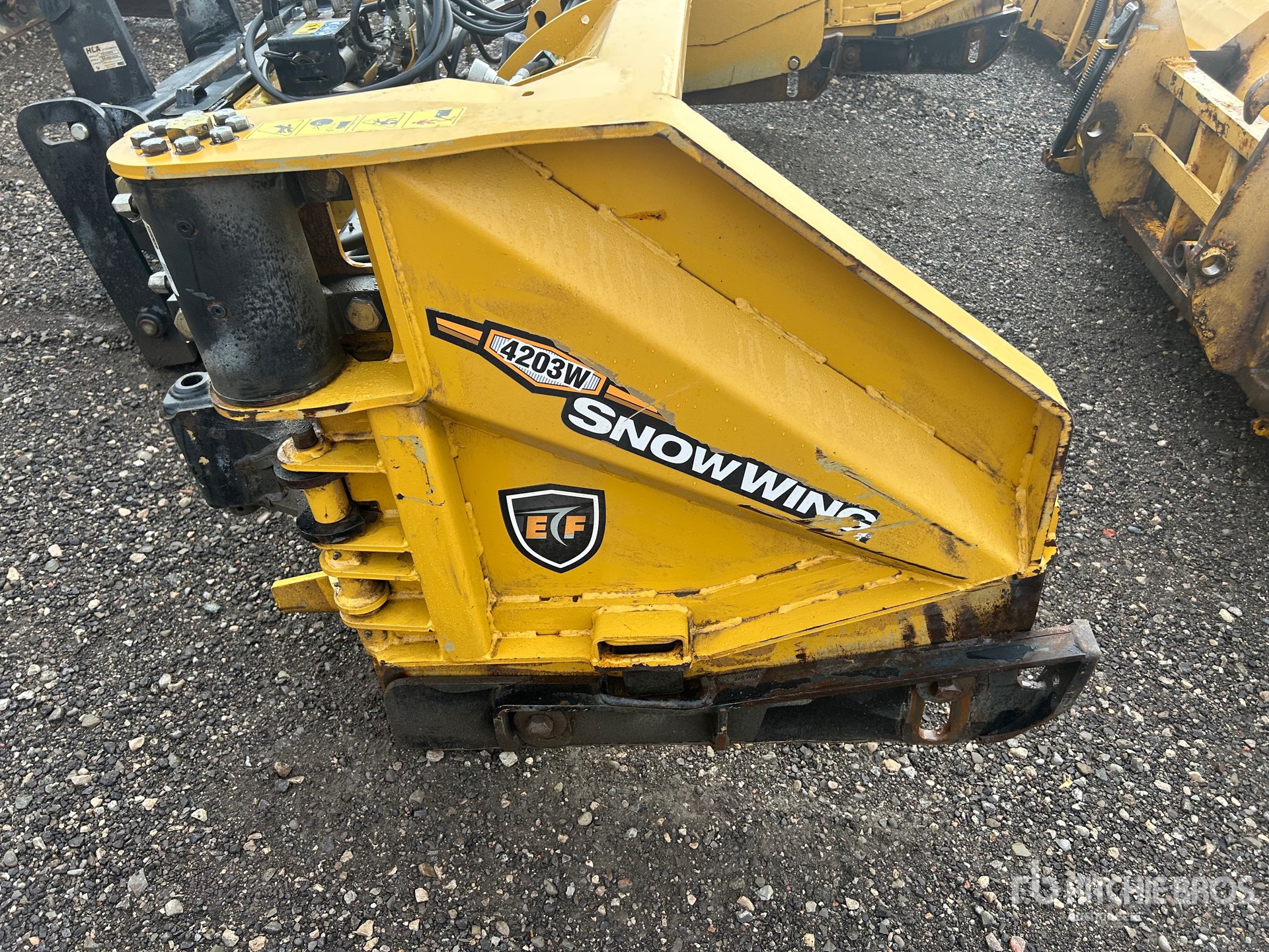 2023 Hla Snow 4203W