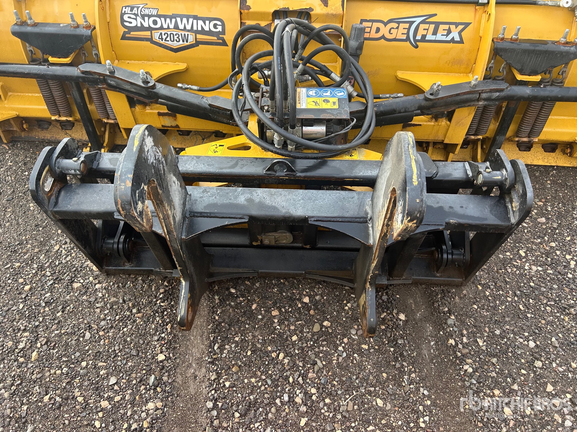 2023 Hla Snow 4203W