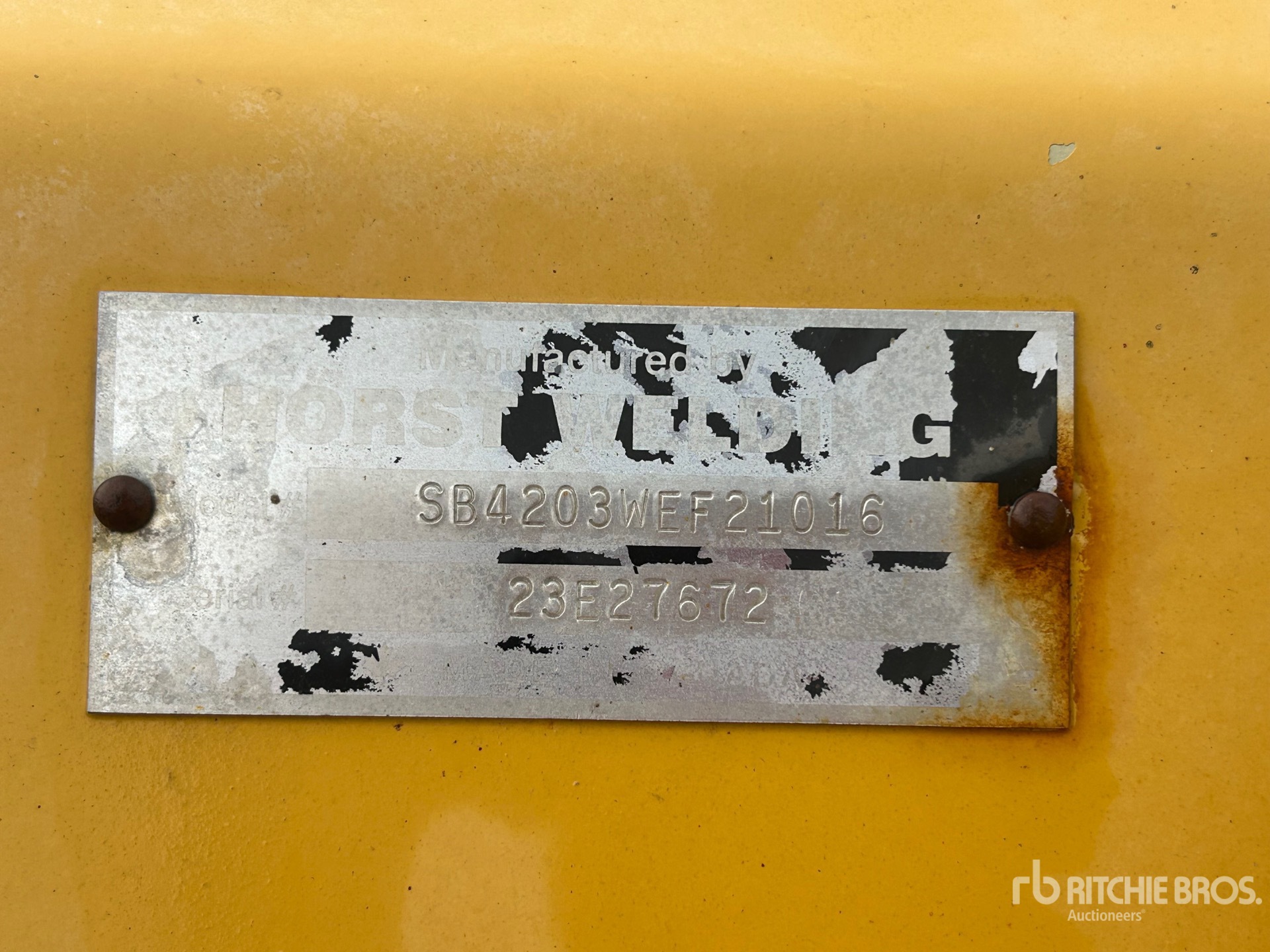2023 Hla Snow 4203W