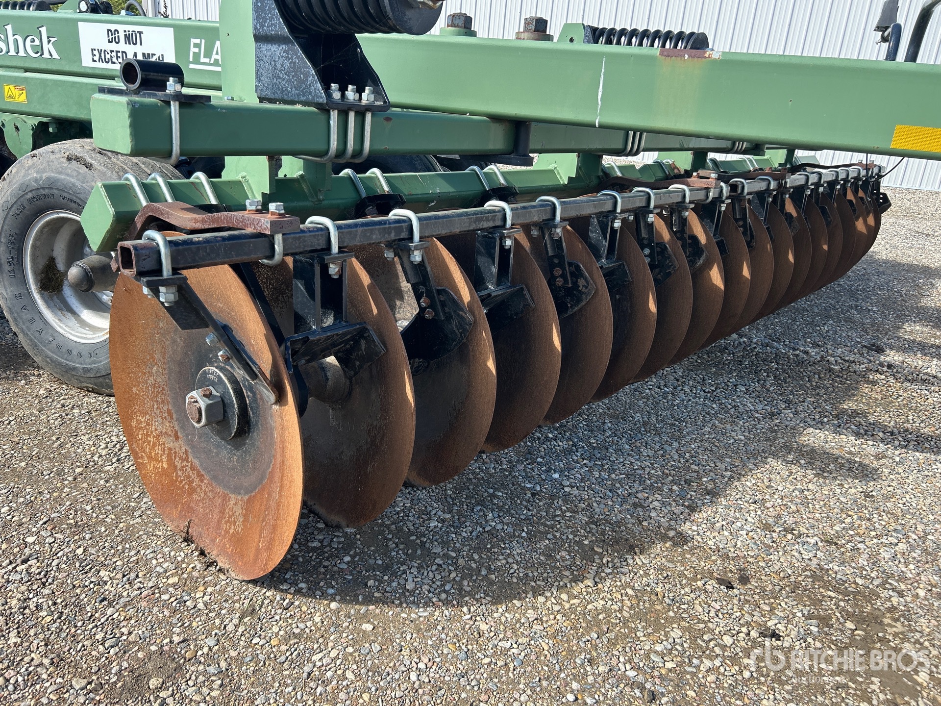 2013 Wishek 842N