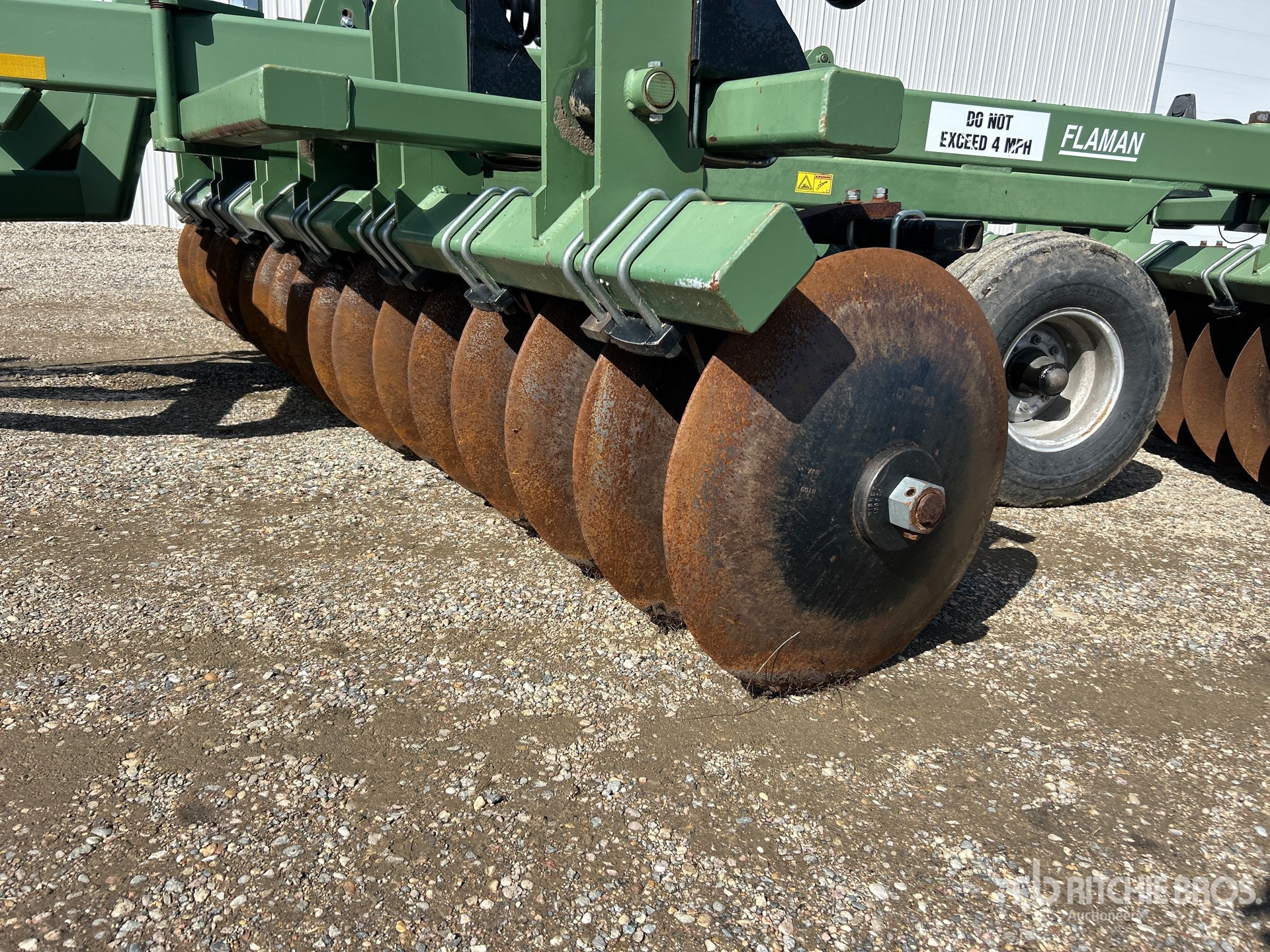 2013 Wishek 842N
