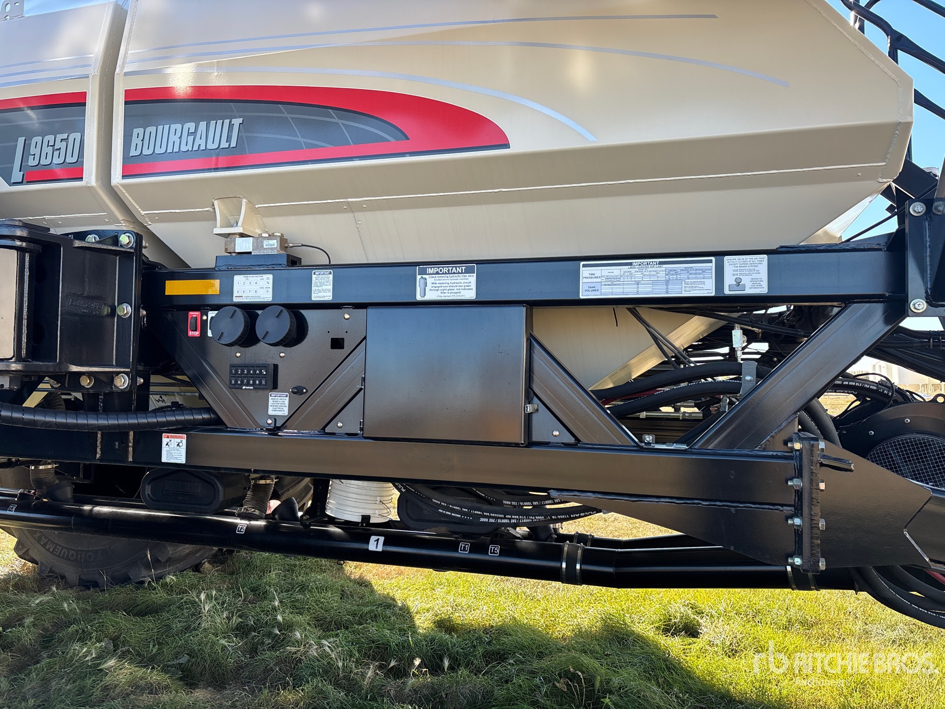 2024 Bourgault 3335-76PHD