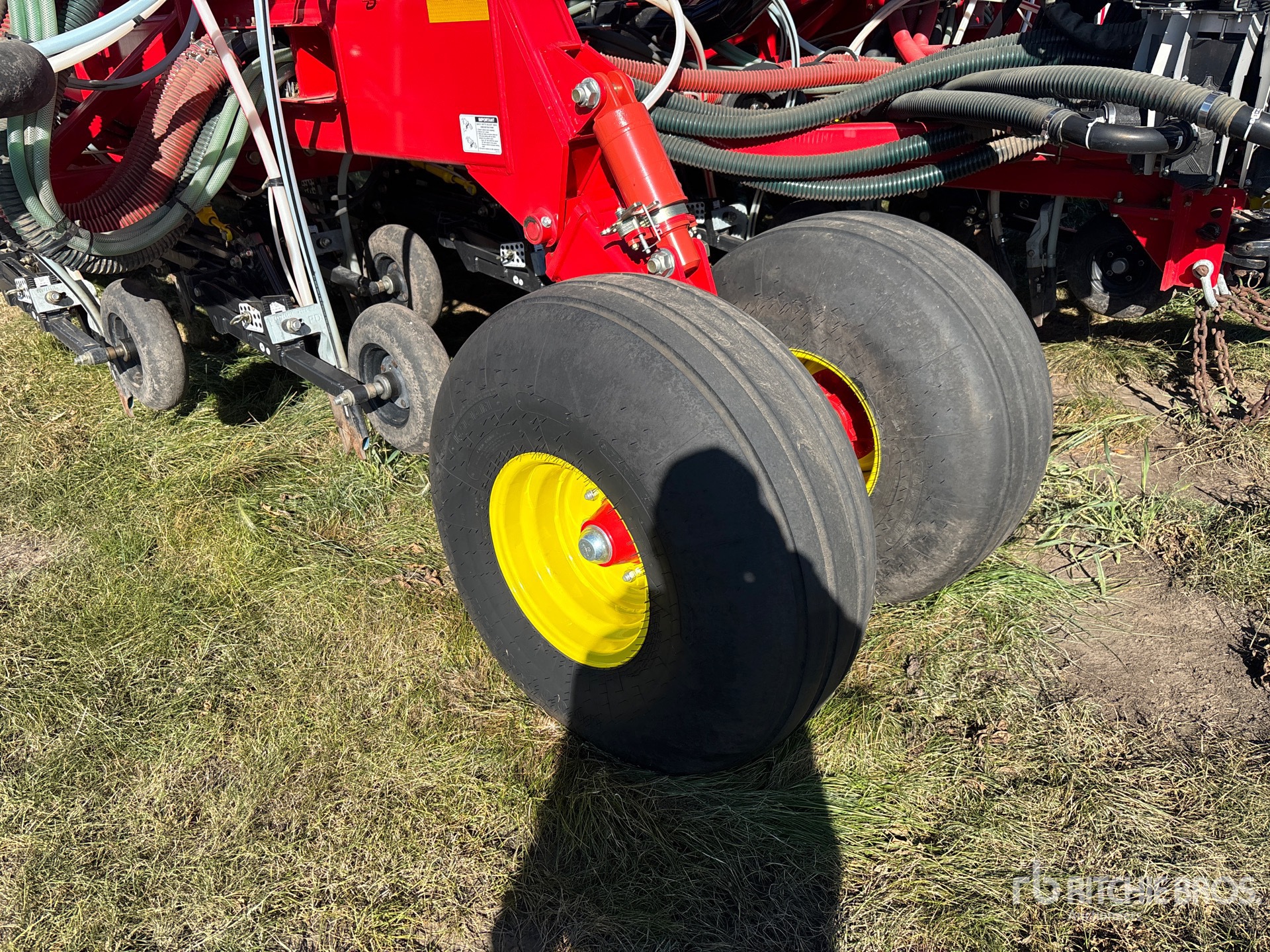 2024 Bourgault 3335-76PHD