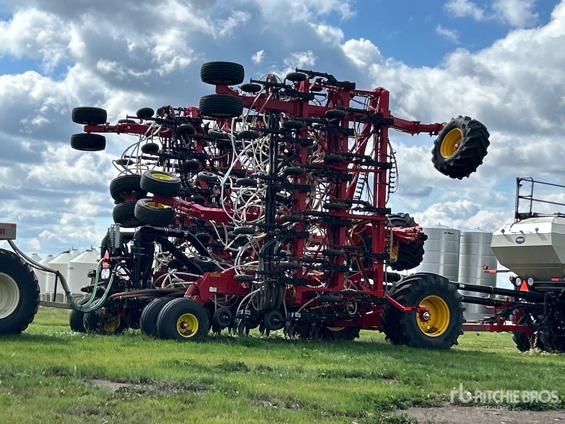 2024 Bourgault 3335-76PHD