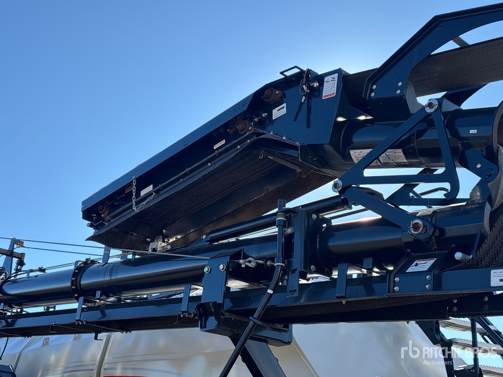 2024 Bourgault 3335-76PHD