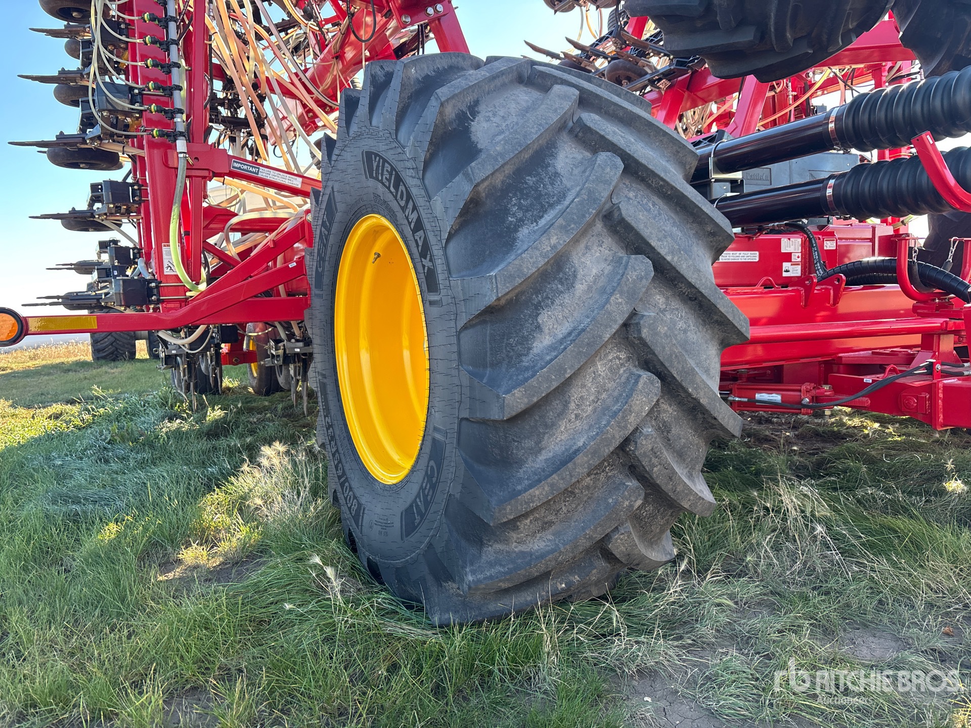 2024 Bourgault 3335-76PHD