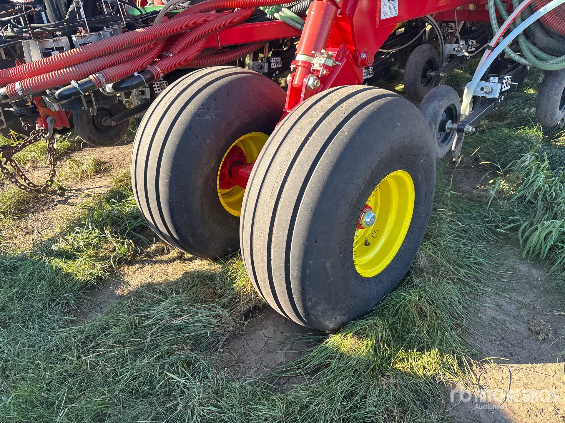 2024 Bourgault 3335-76PHD