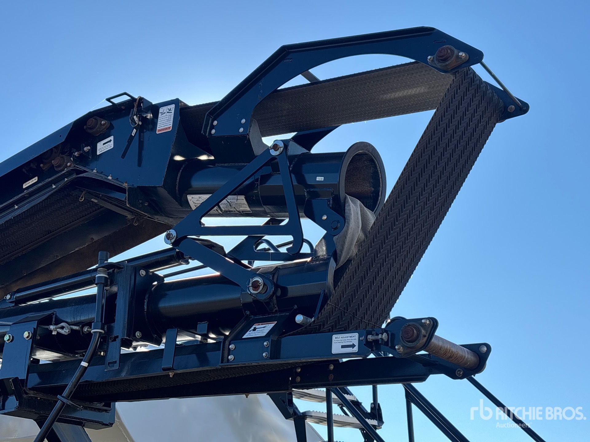 2024 Bourgault 3335-76PHD