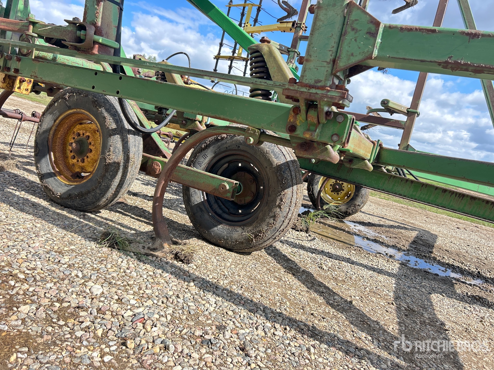 John Deere 1610