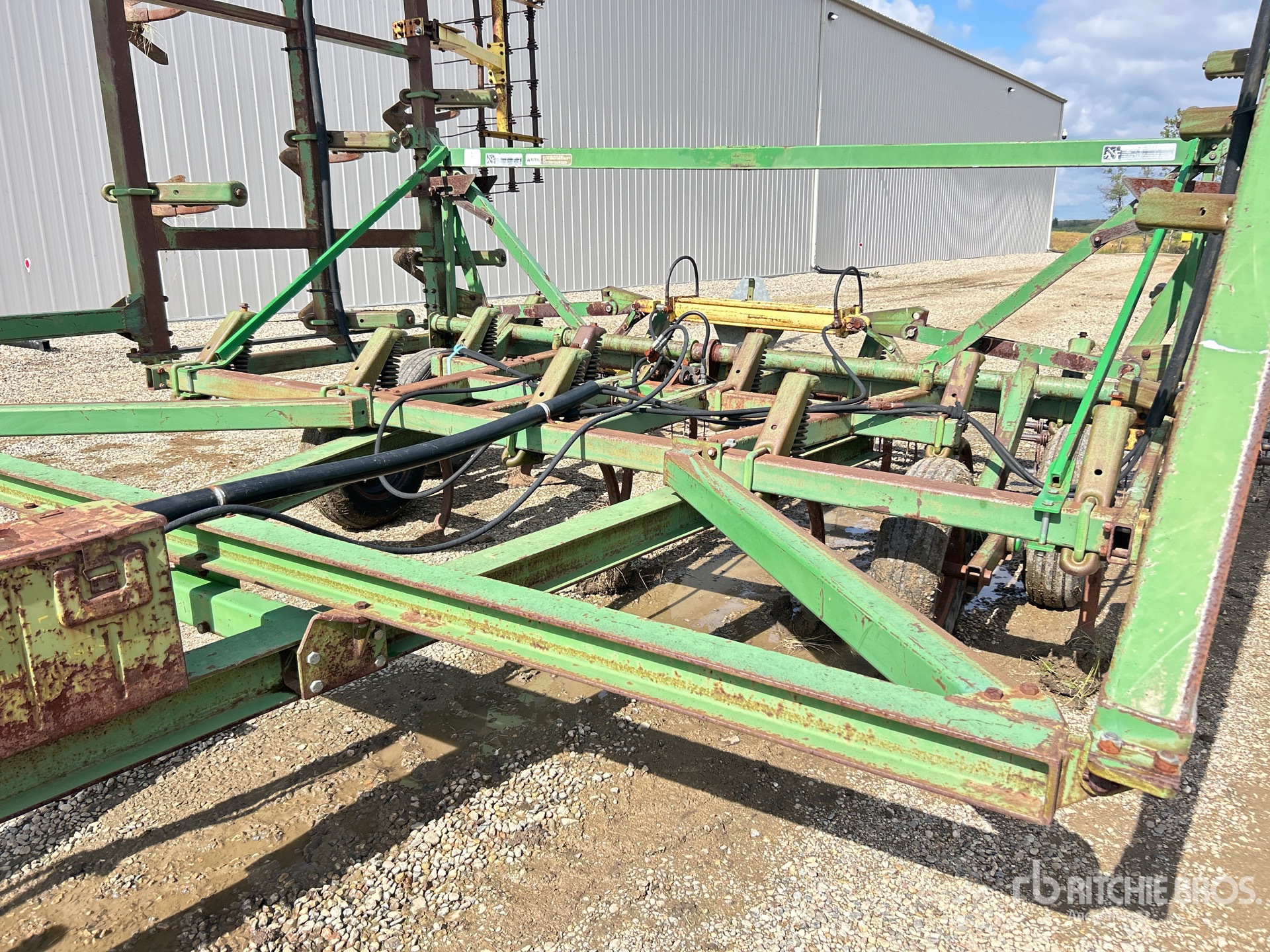 John Deere 1610