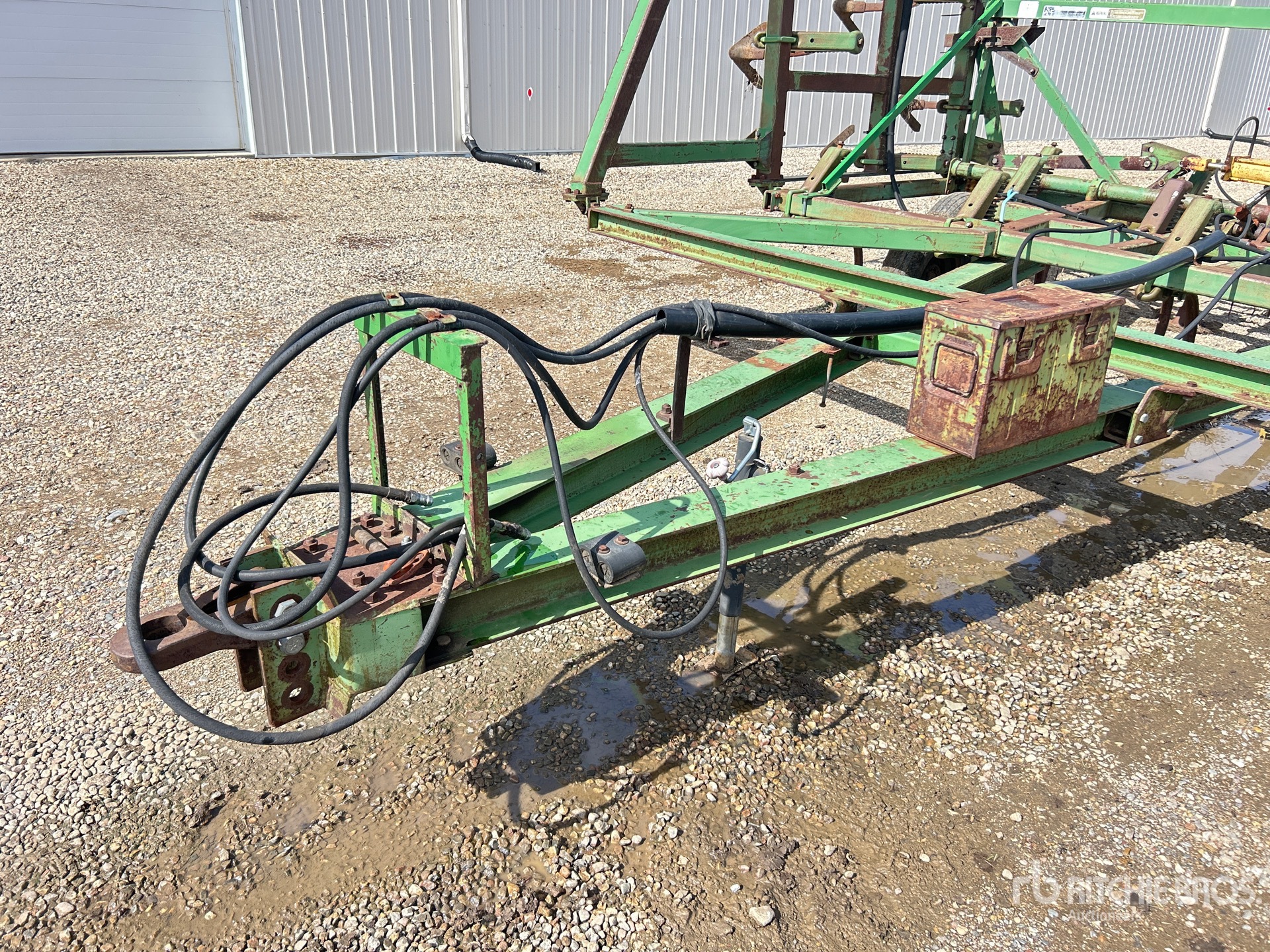 John Deere 1610