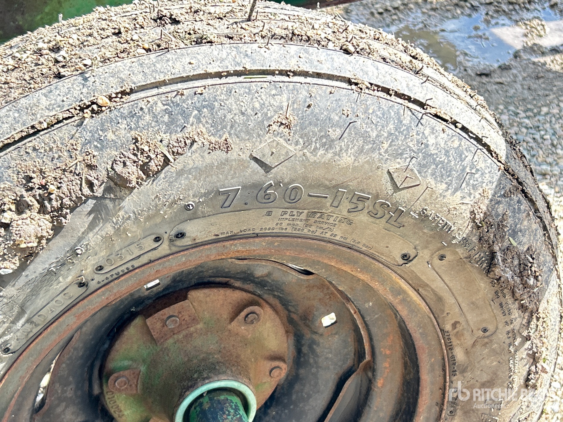 John Deere 1610