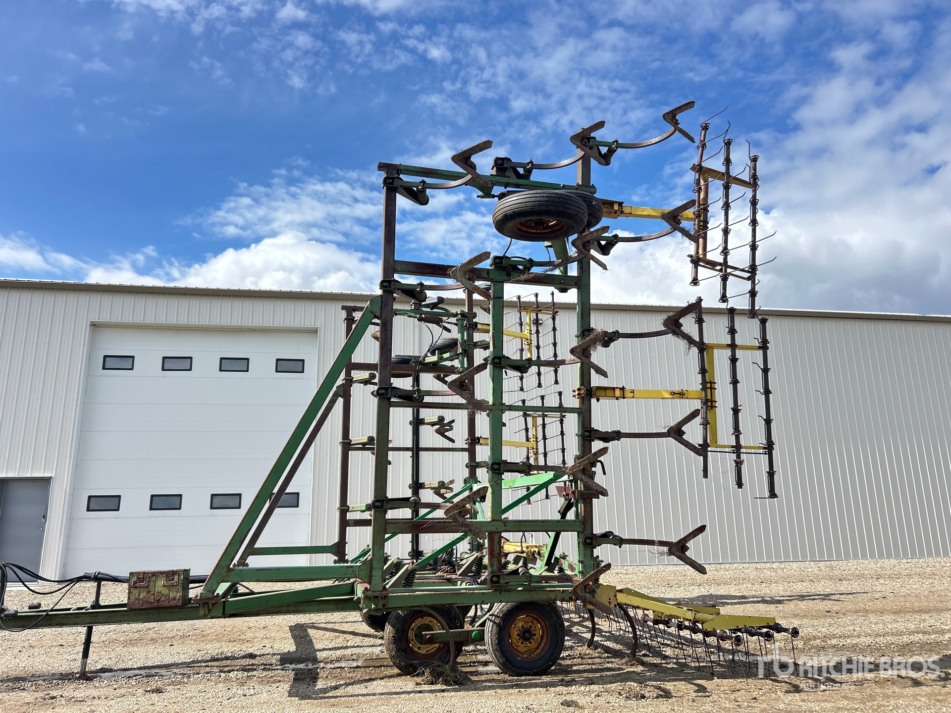 John Deere 1610