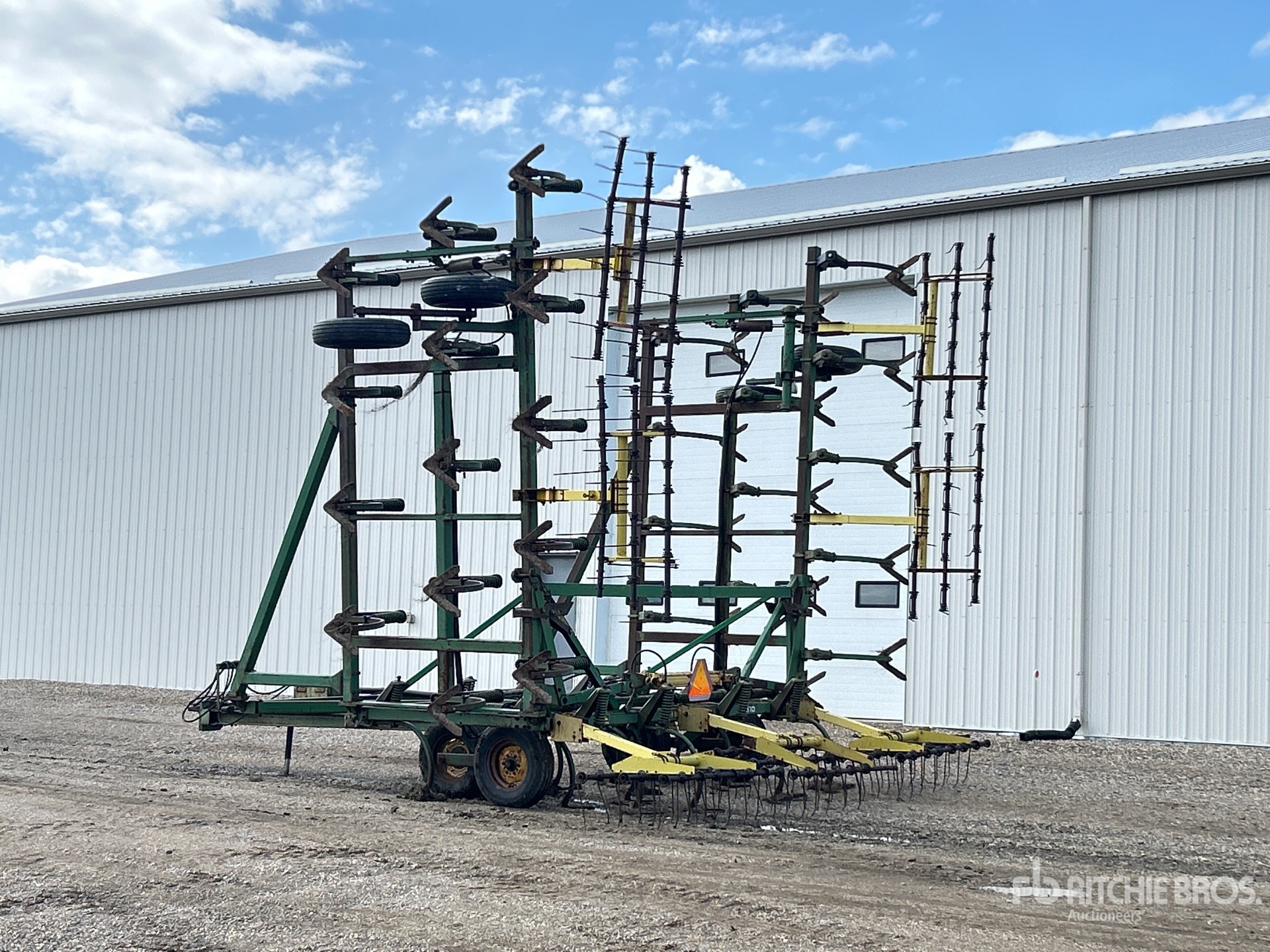 John Deere 1610