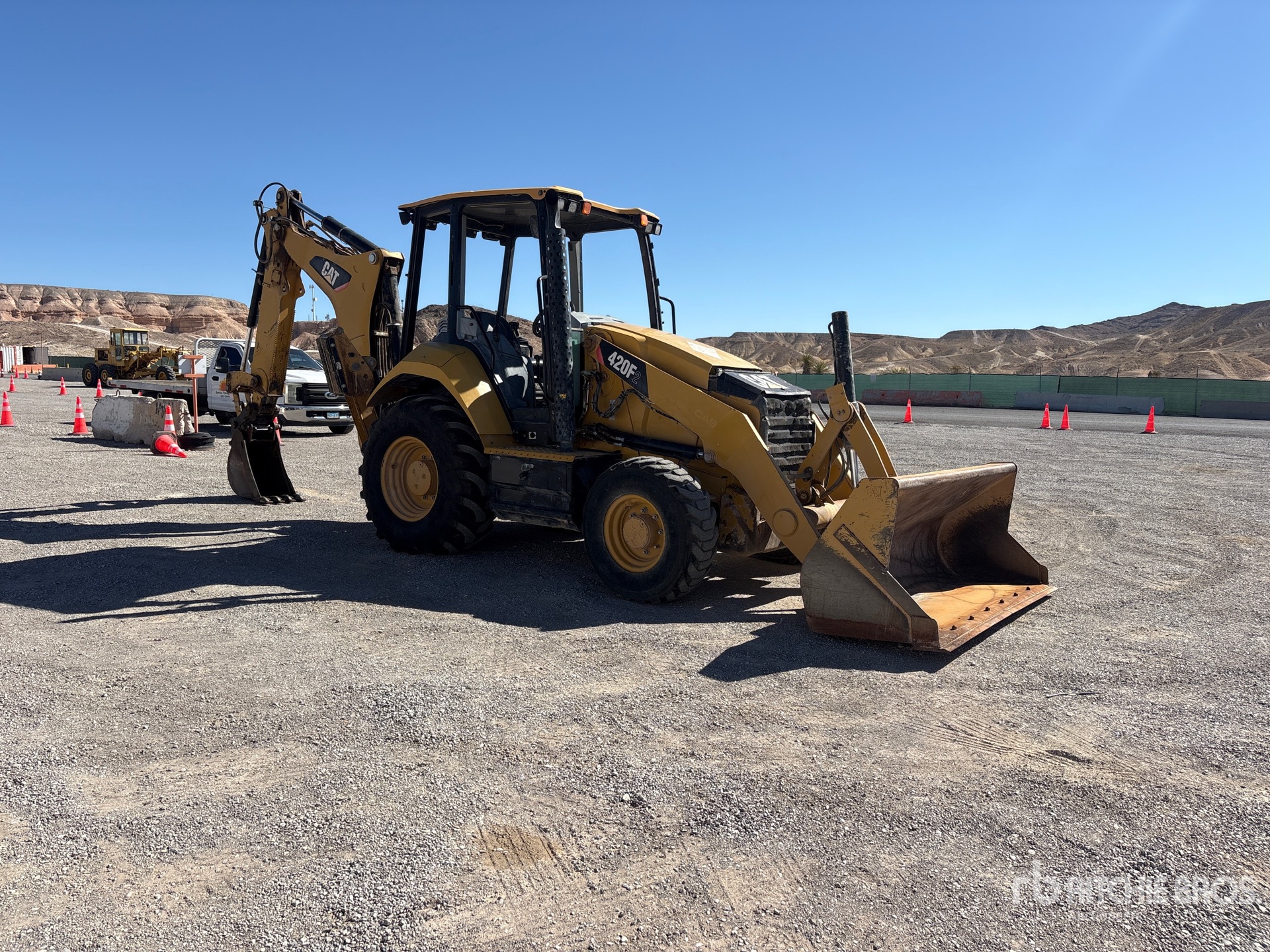 2017 Caterpillar 420F2