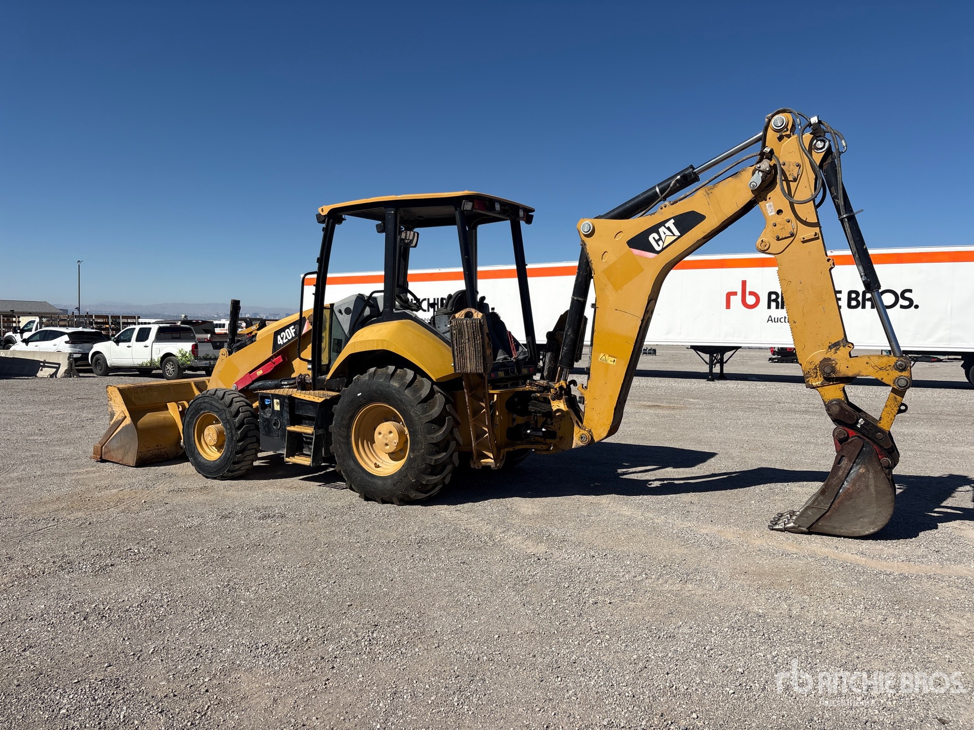 2017 Caterpillar 420F2