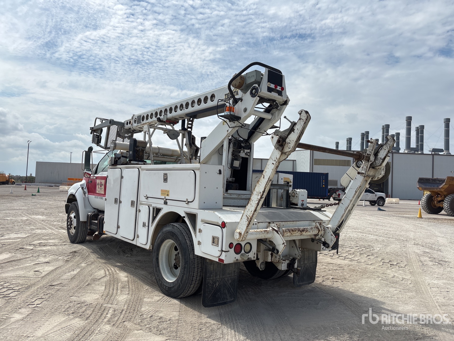 2000 Ford F-750