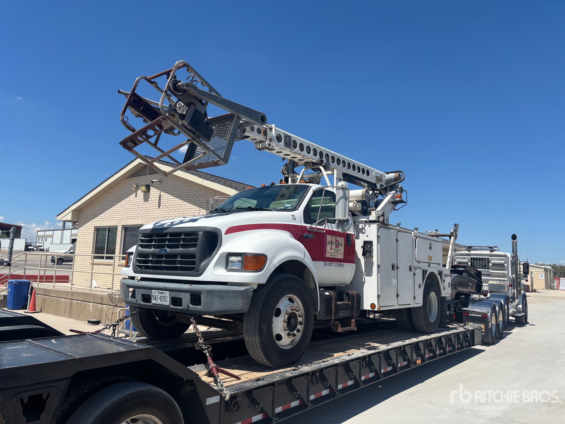 2000 Ford F-750
