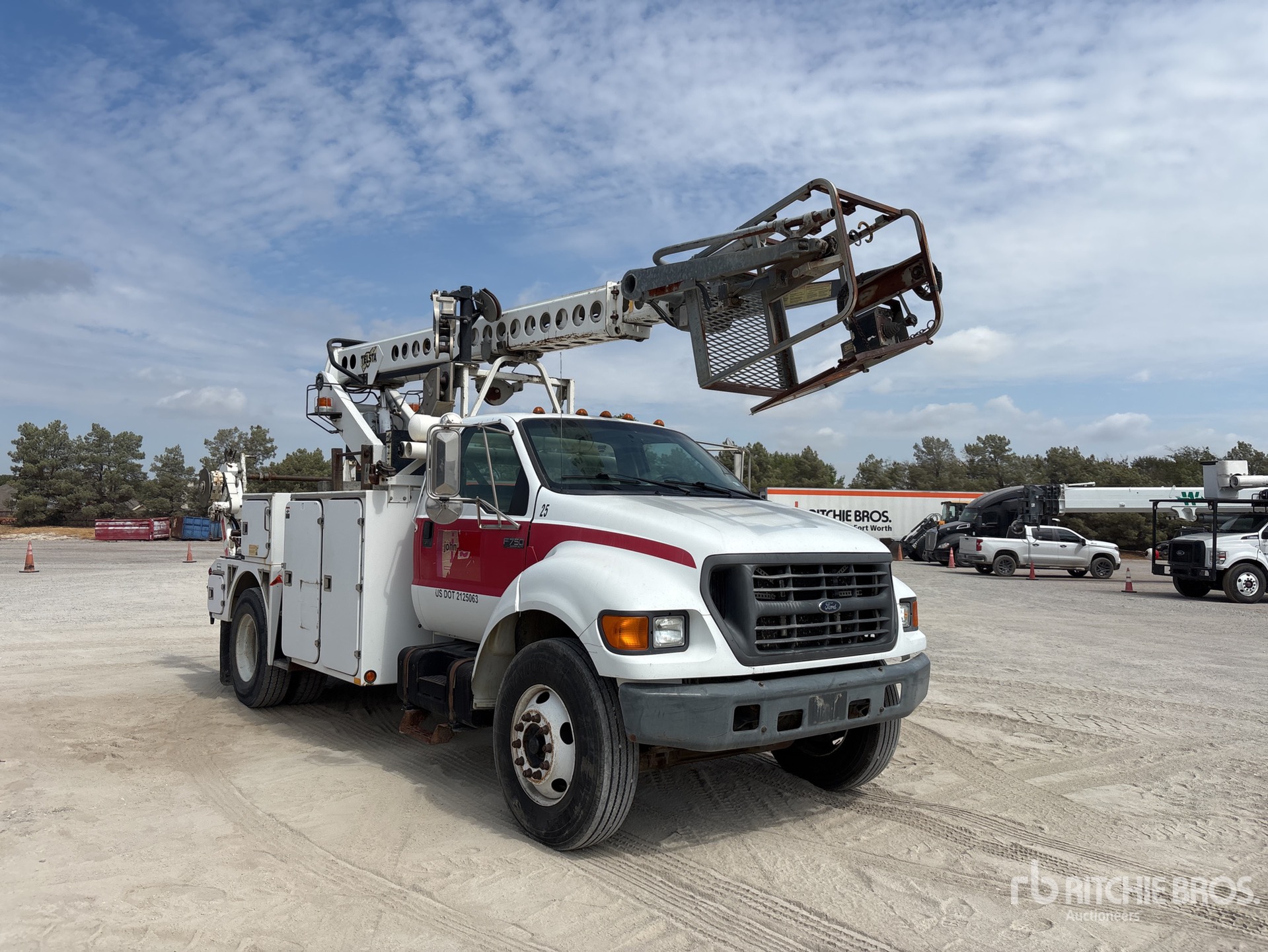 2000 Ford F-750
