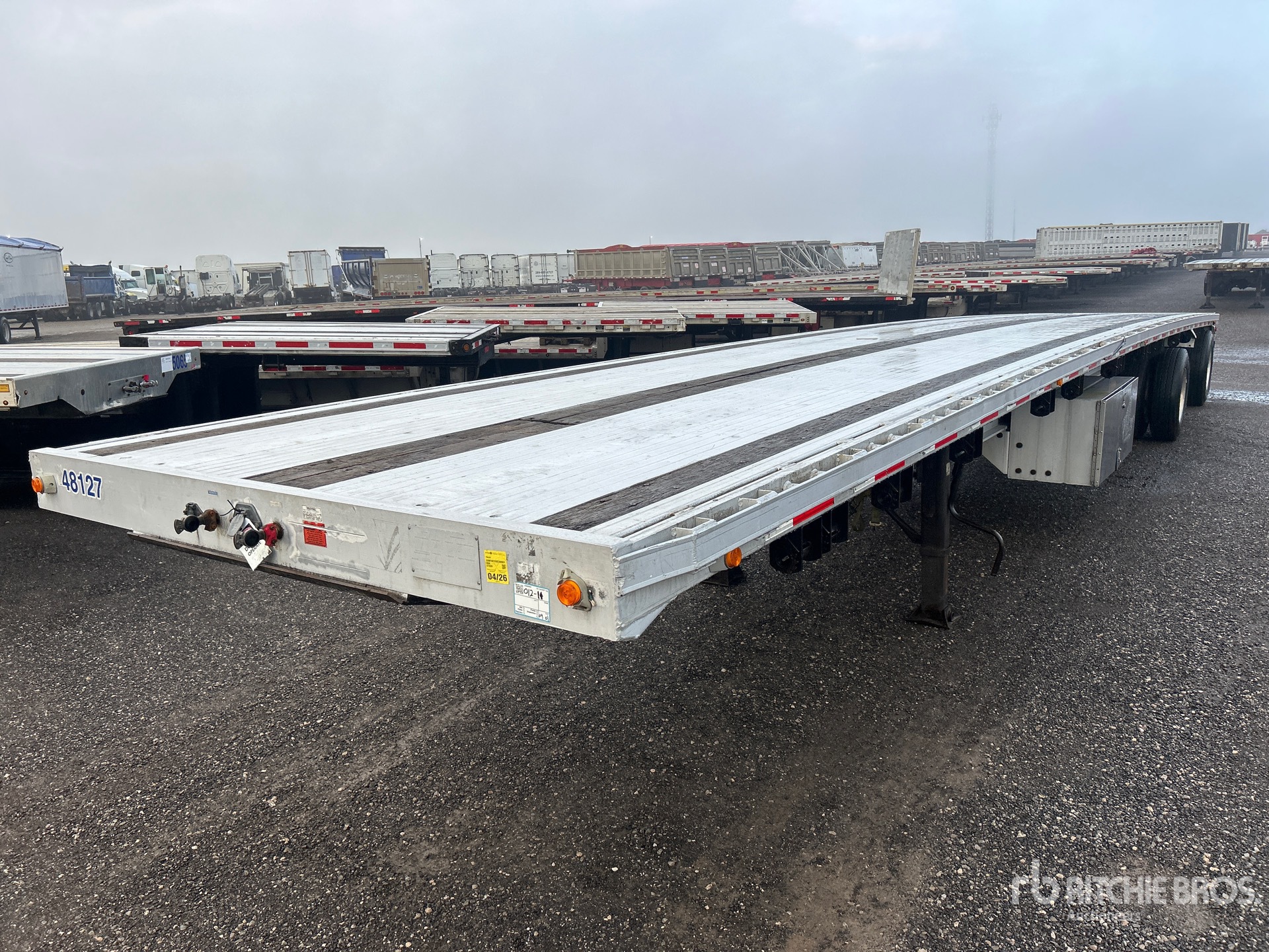 2006 Benson 48 ft T/A Spread Axle